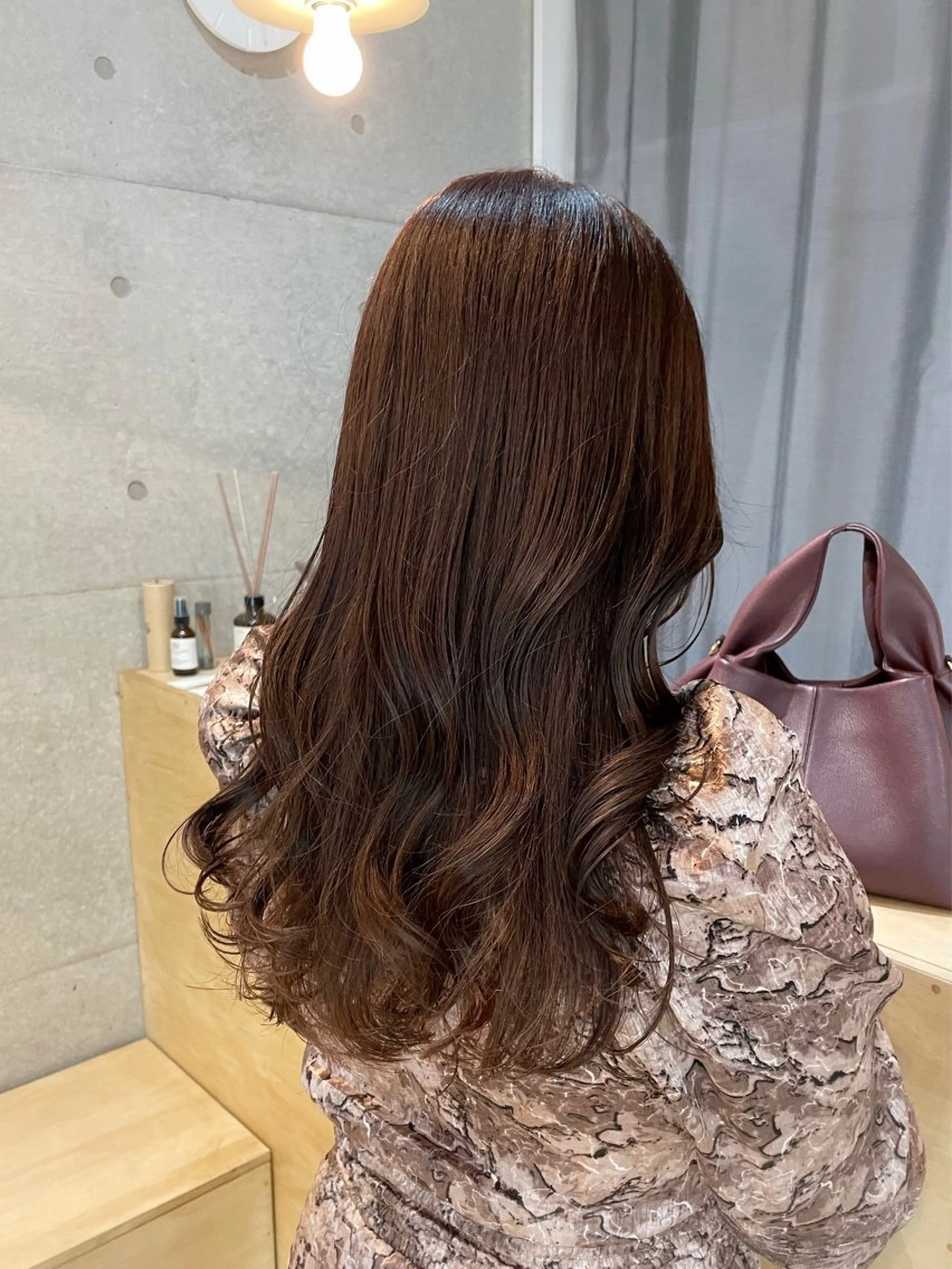 セミロング カラー ベージュカラー ラベンダーカラー 【arc】Ruri コテ巻き風パーマのヘアスタイル