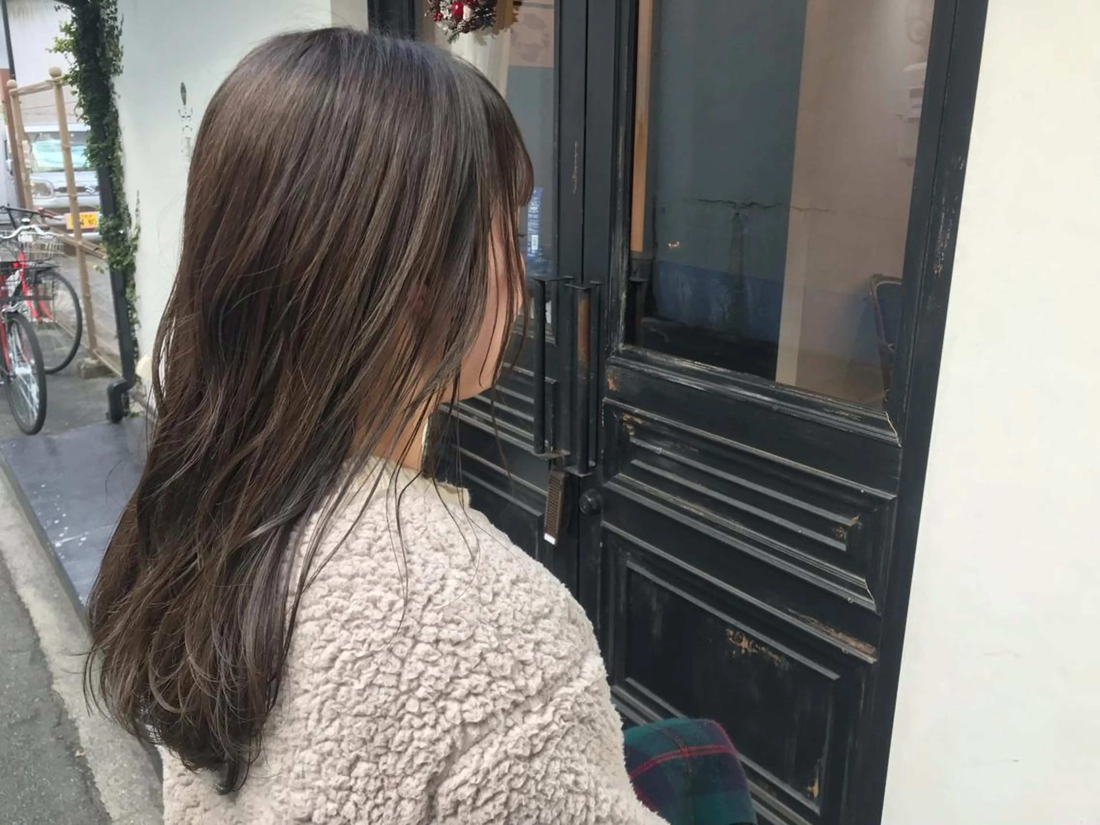 セミロング カラー tonari 梅田、中崎町のヘアスタイル