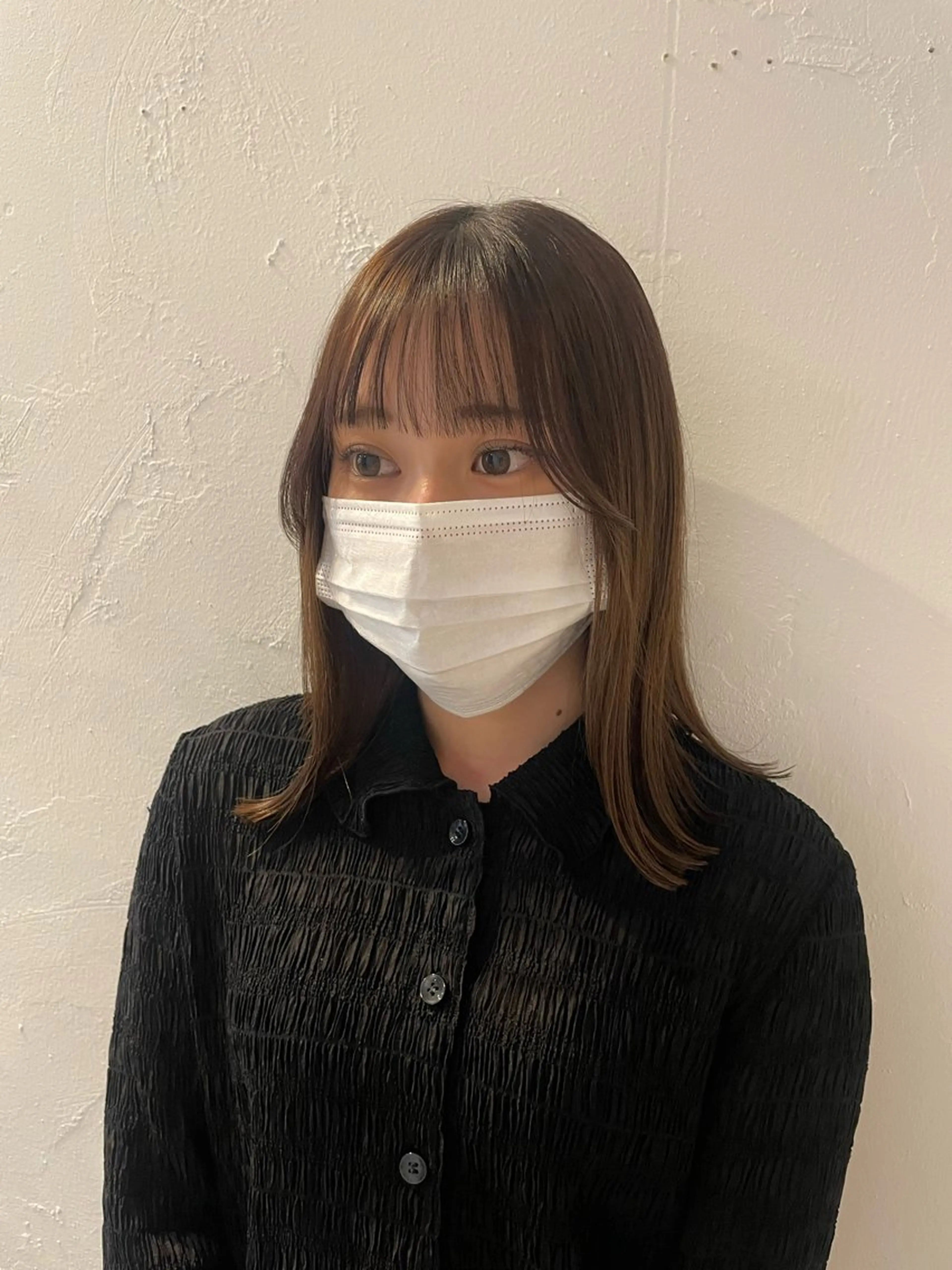 ミディアム mina / 透明感ベージュカラーのヘアスタイル