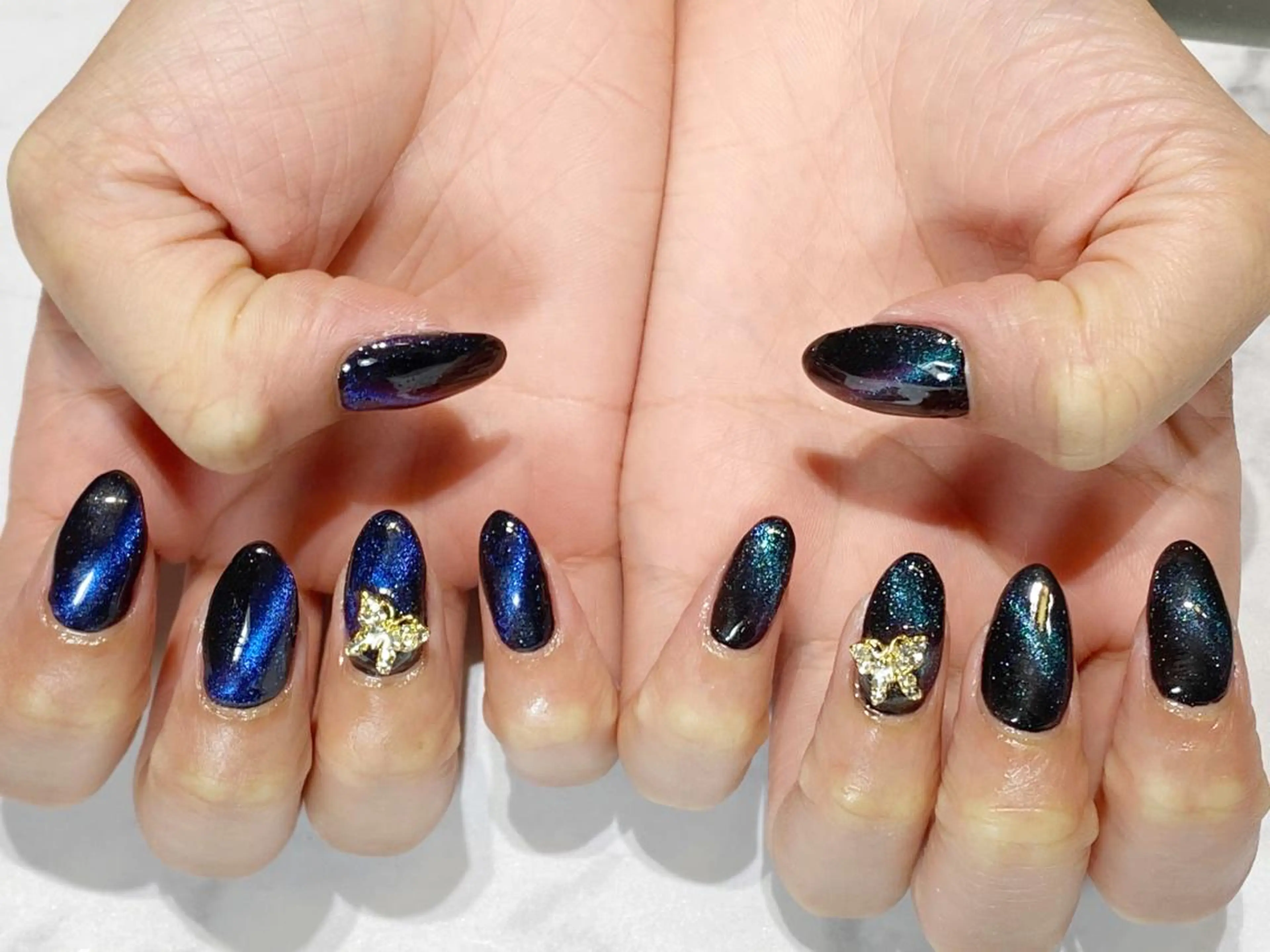 ネイル ジェルネイル マグネットネイル YUN 💅のネイルデザイン