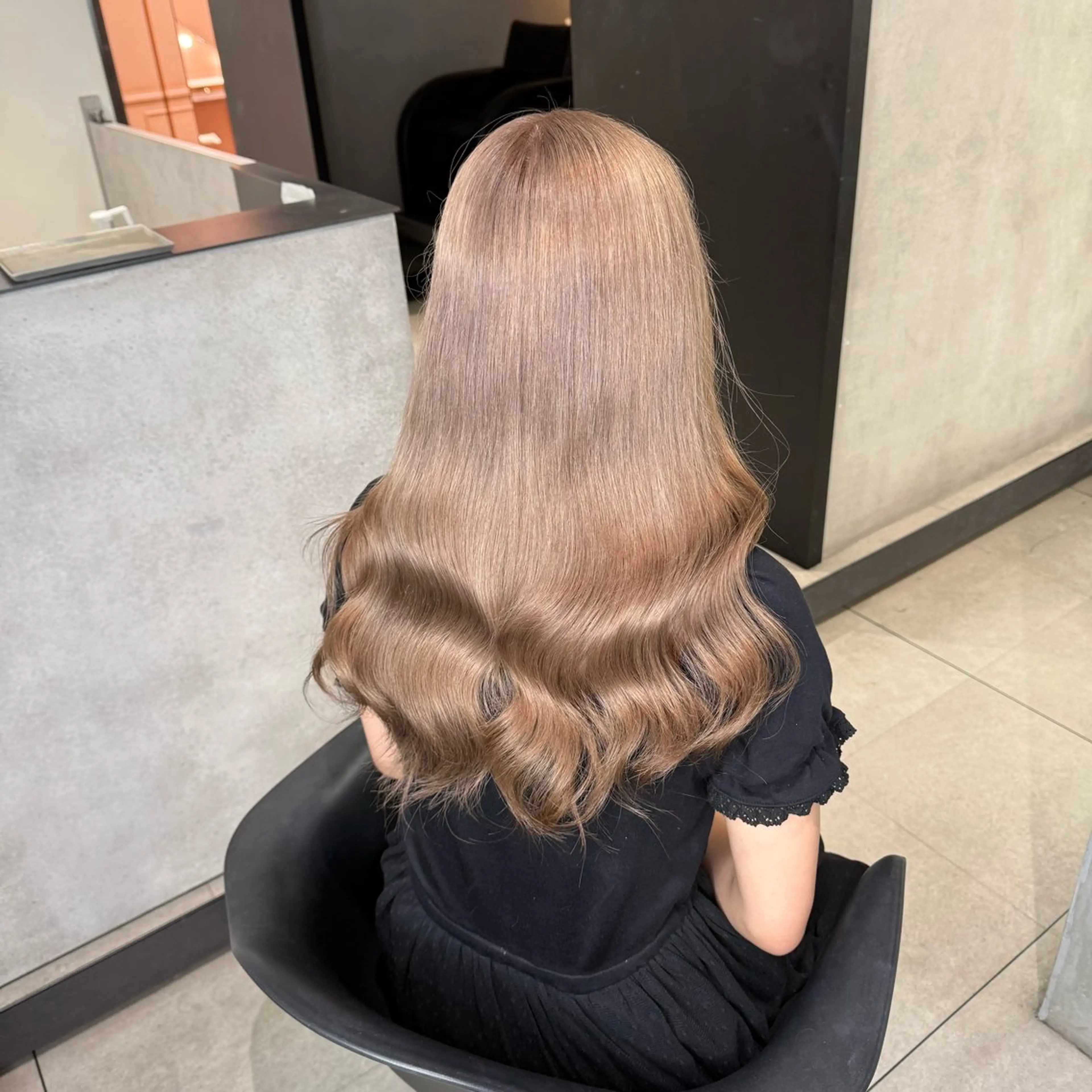 カラー ヘアカラー オフホワイト大阪店（off white）所属・LENA🎀 ハイトーン/エクステのヘアスタイル