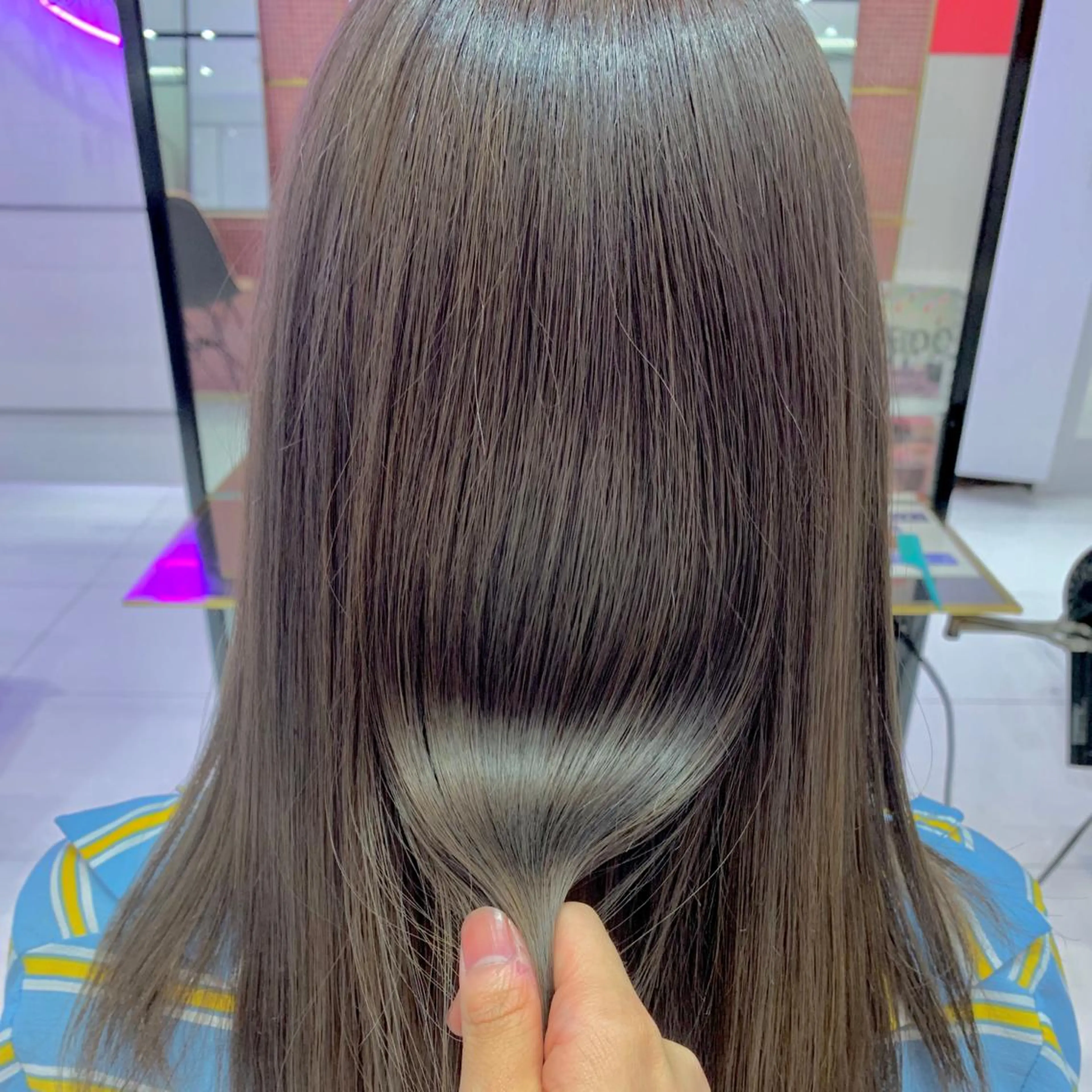 ミディアム ハッシュカット/ハイ トーン/MANAMIのヘアスタイル