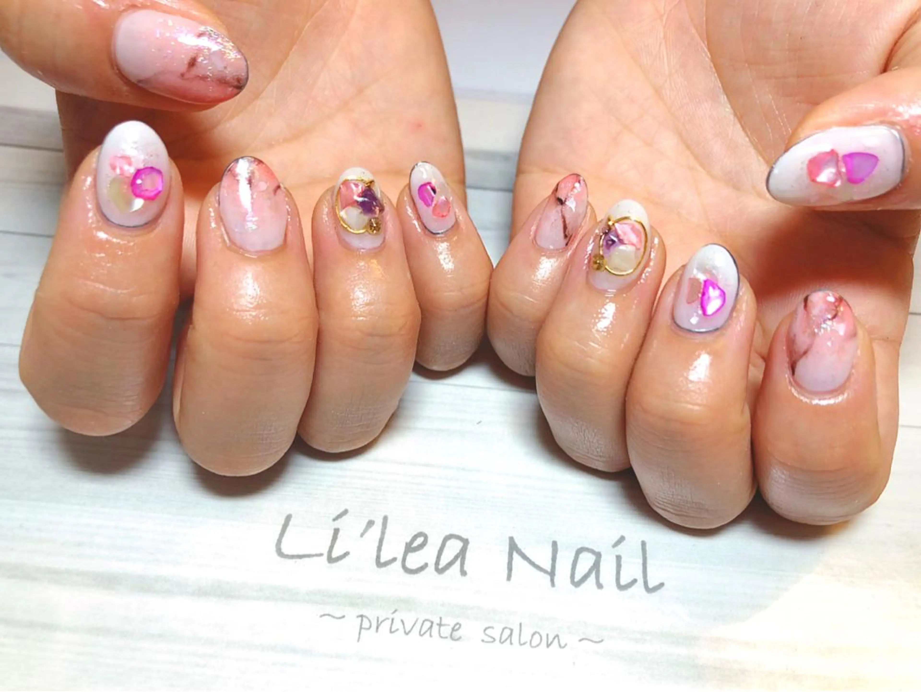 ネイル Li'leaNail AINAのネイルデザイン