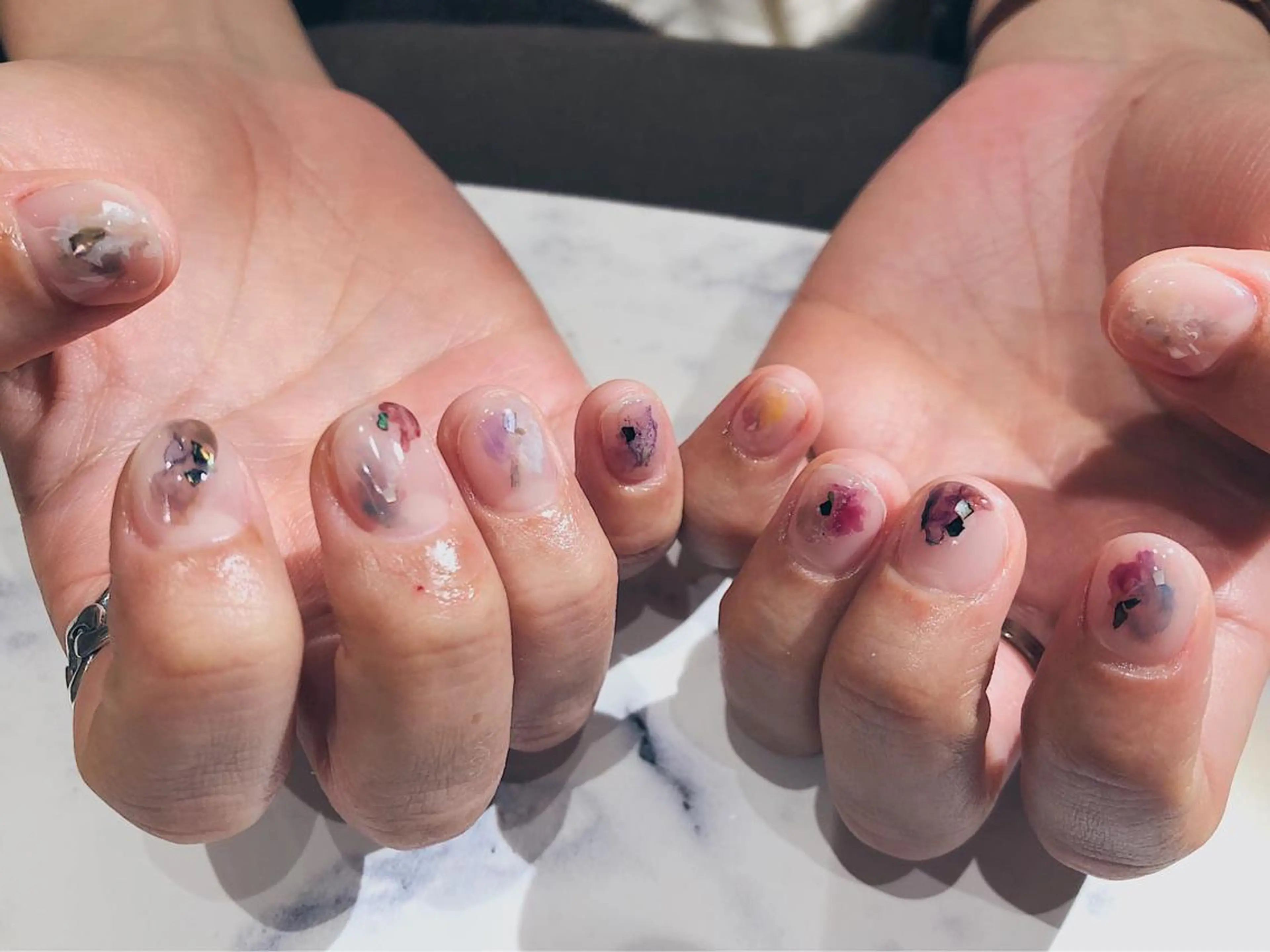 ショート カラー ネイル マツエク・マツパ ハンドネイル illum hicariのネイルデザイン