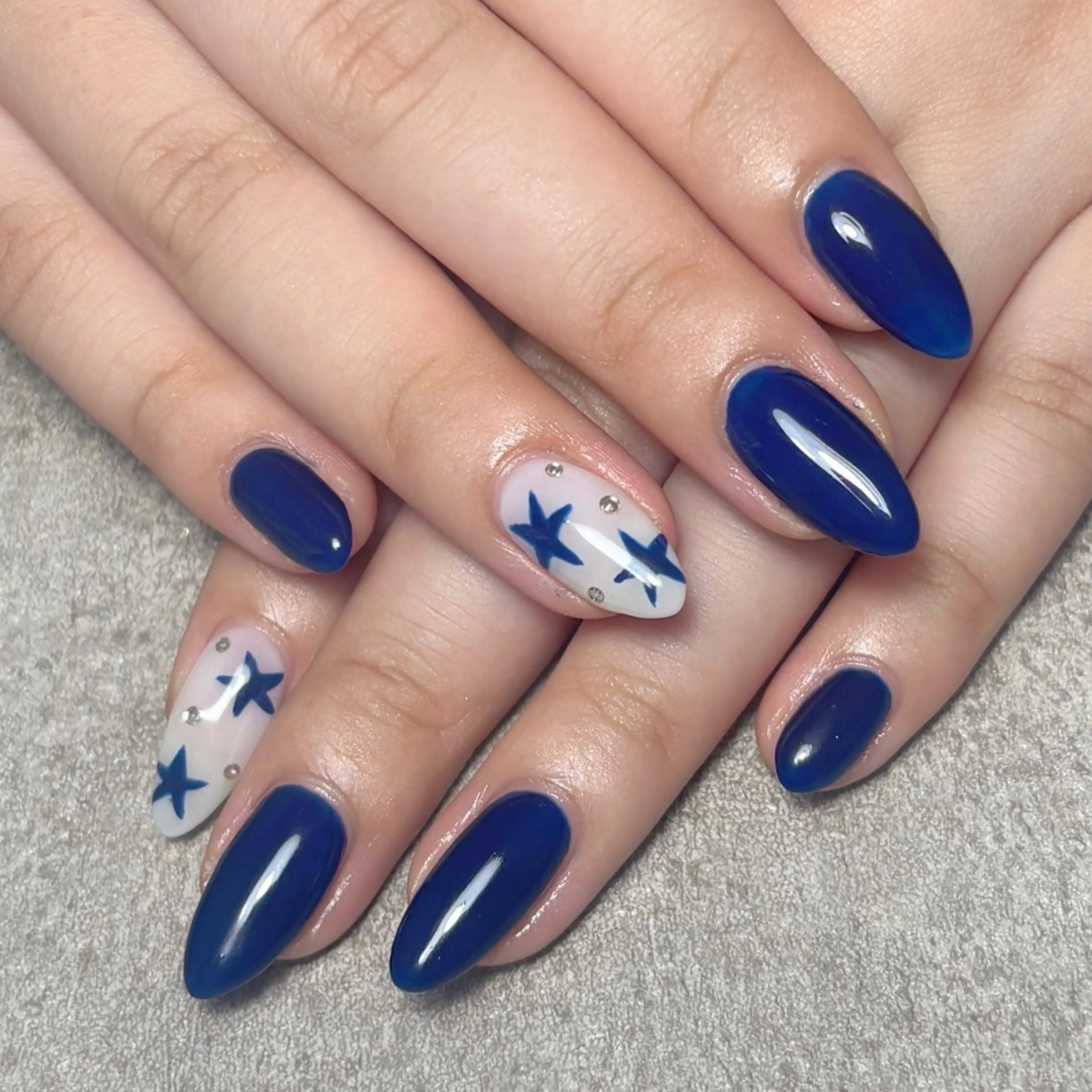 ネイル ハンドネイル nailroom DIASOMNIAのネイルデザイン