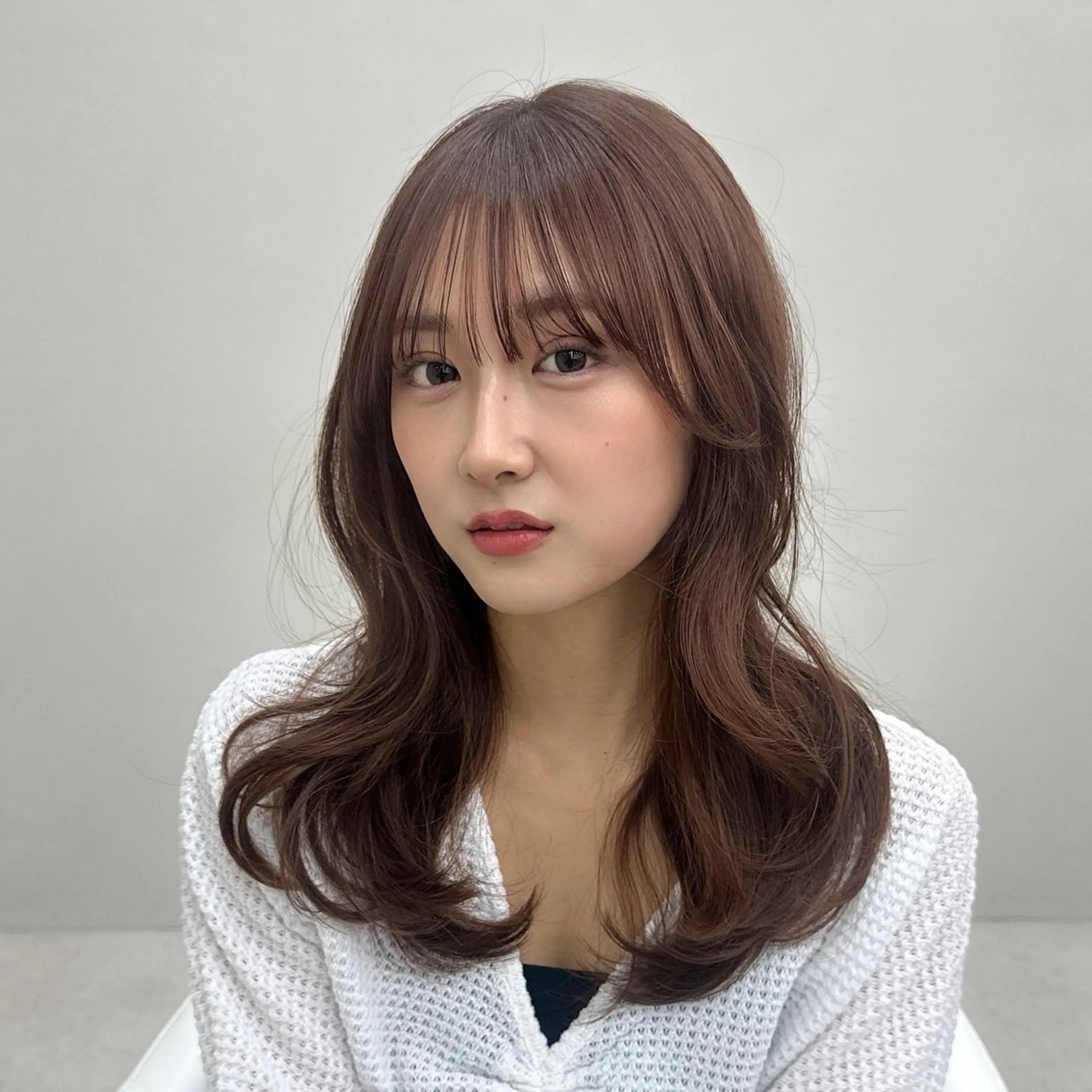 ミディアム カラー ベージュカラー Aura所属・丸山 心 / 艶カラーのヘアスタイル