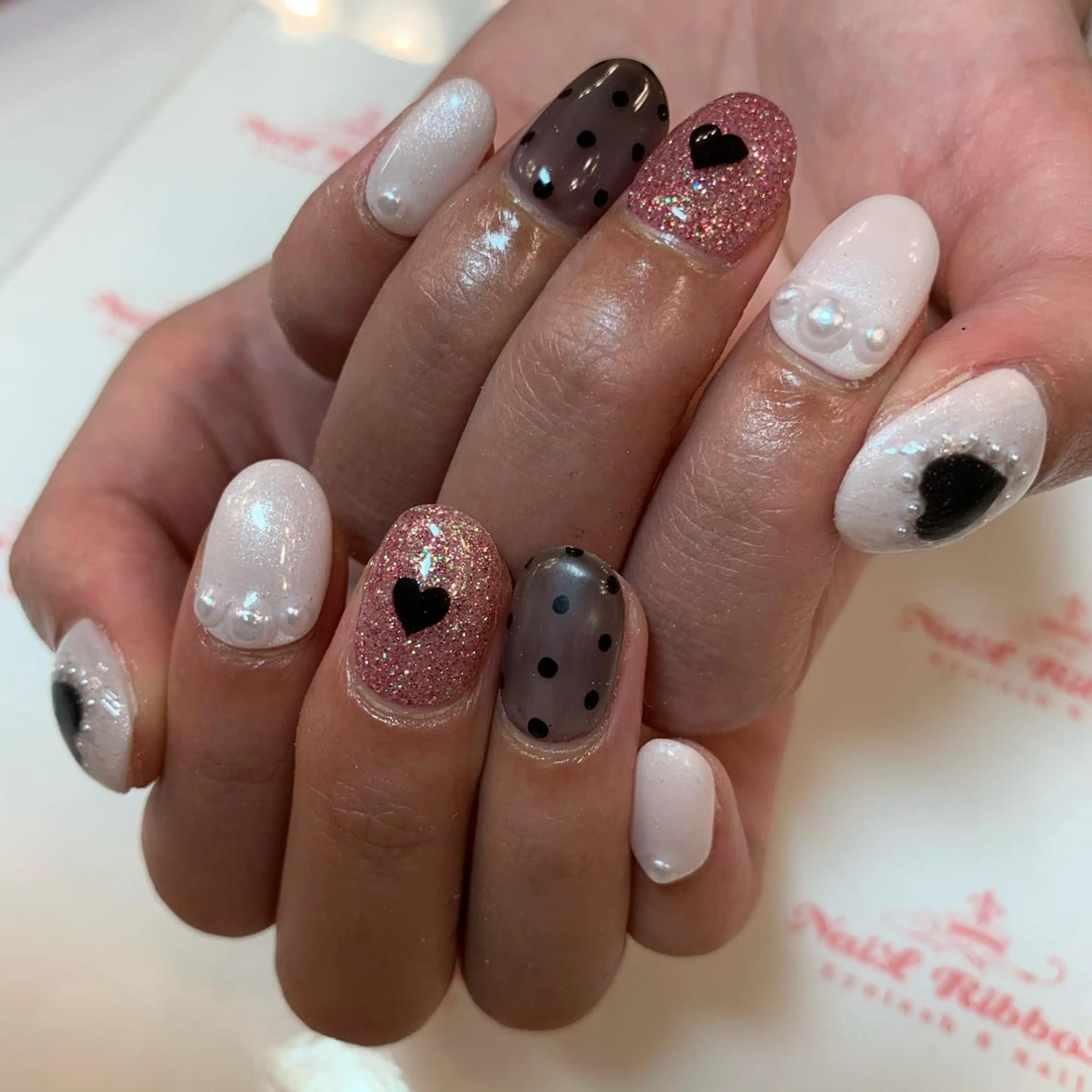 ネイル ネイルリボン 受付スタッフのネイルデザイン