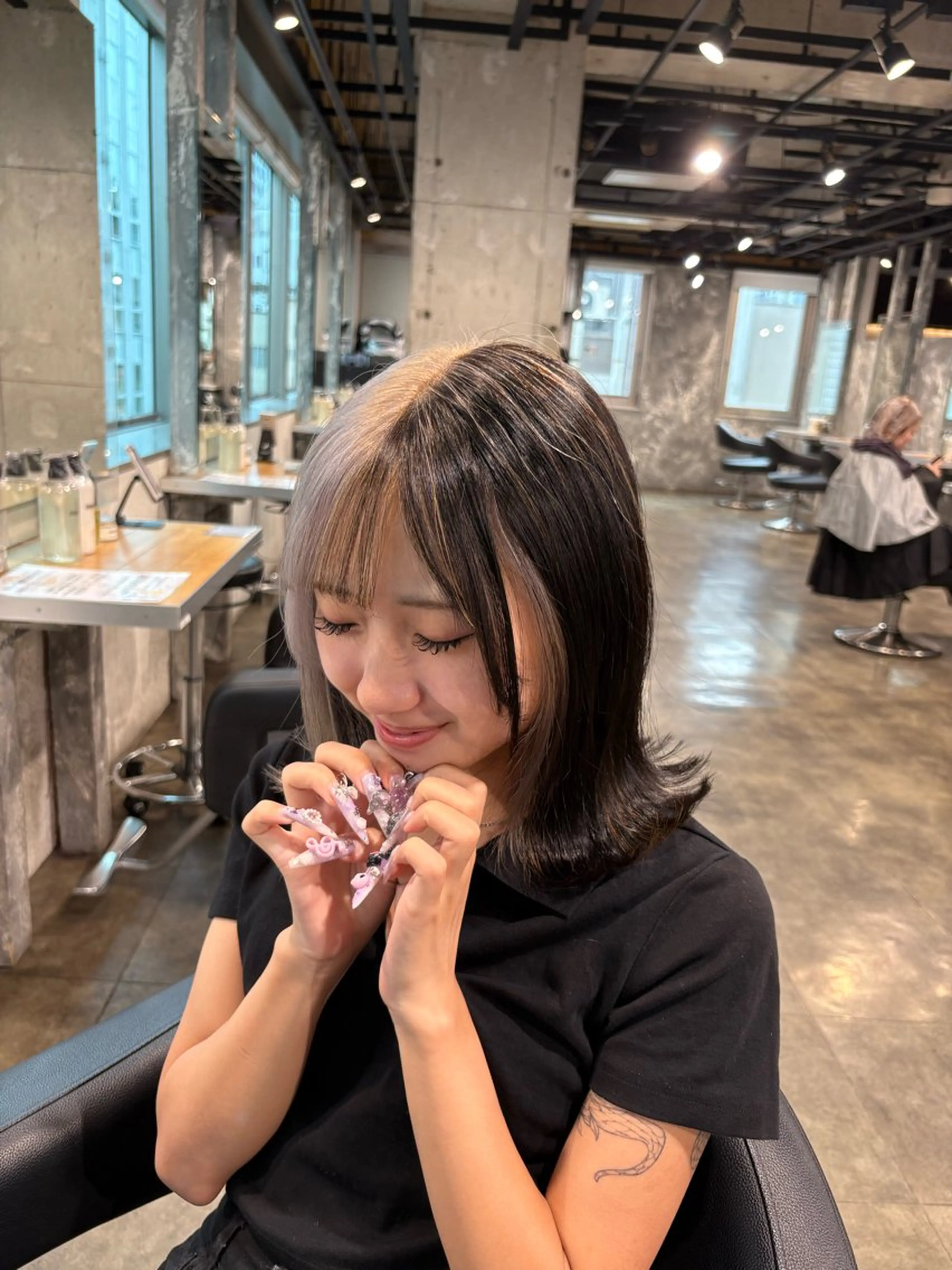 ミディアム カラー ヘアカラー ハイトーン 横浜💞ミオのヘアスタイル