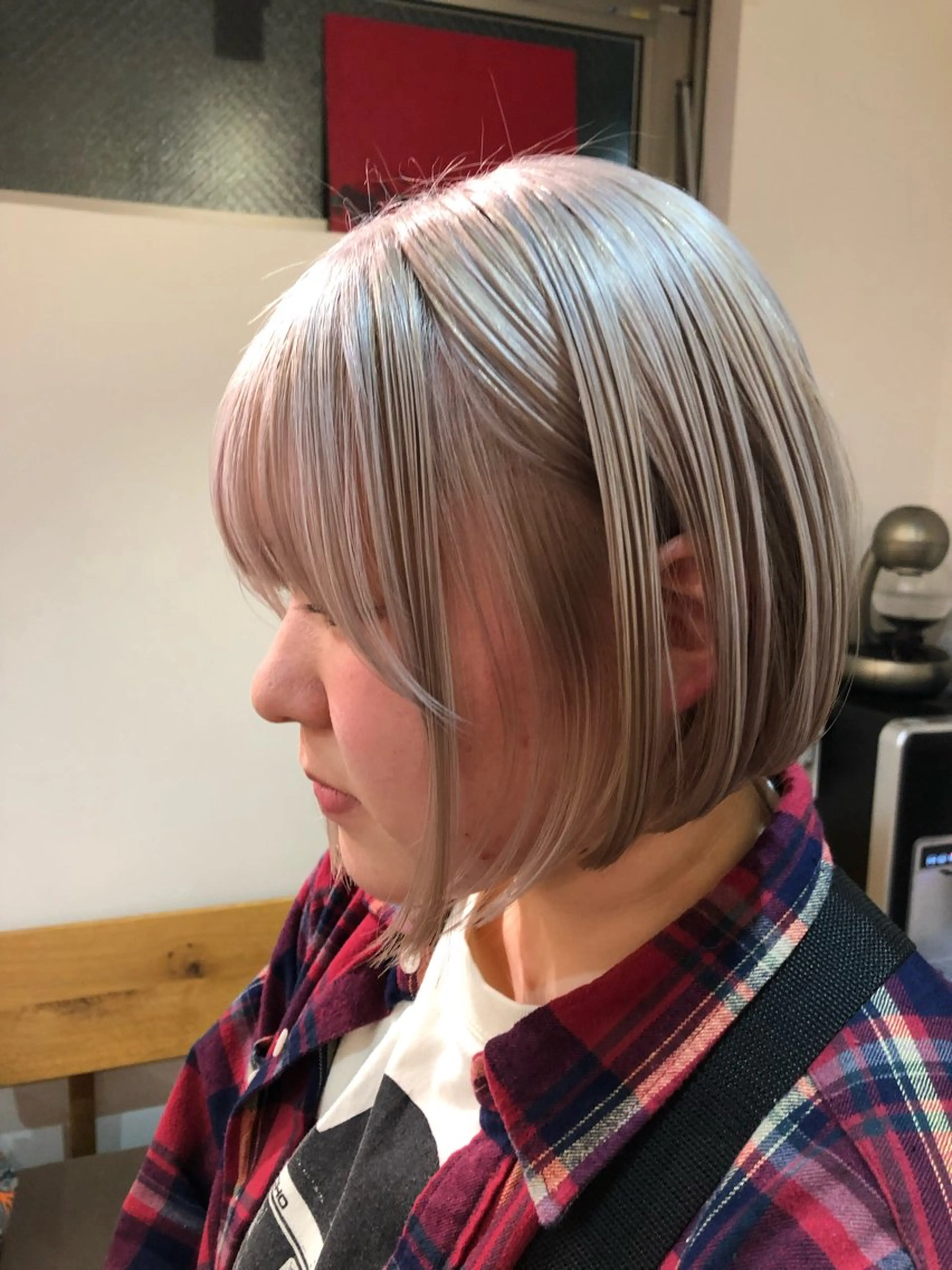 ショート カラー ブロンド ボブ ヘアカラー WAWA miu🌷のヘアスタイル