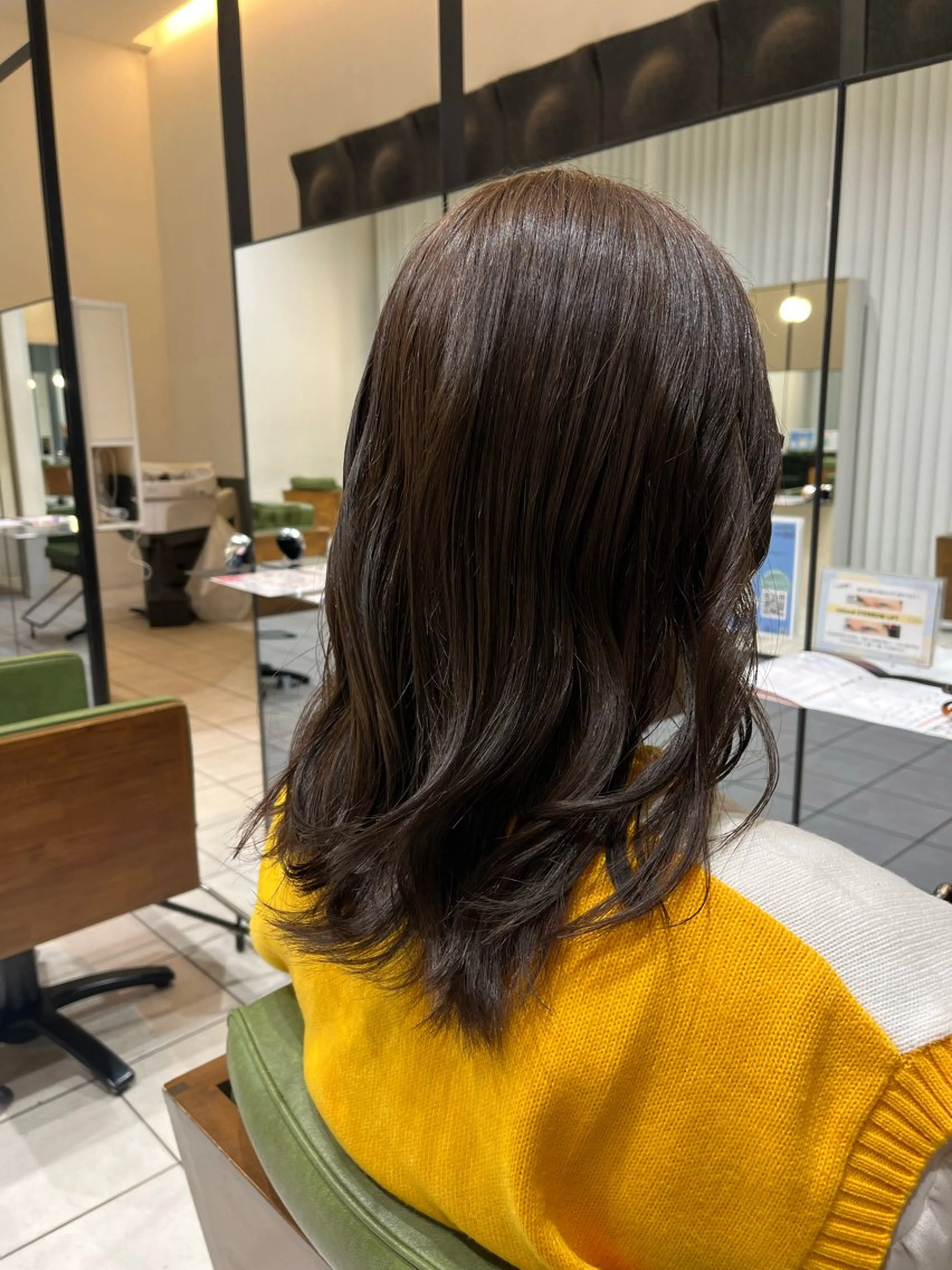 カラー ベージュカラー 黒髪 中村 彩奈のヘアスタイル
