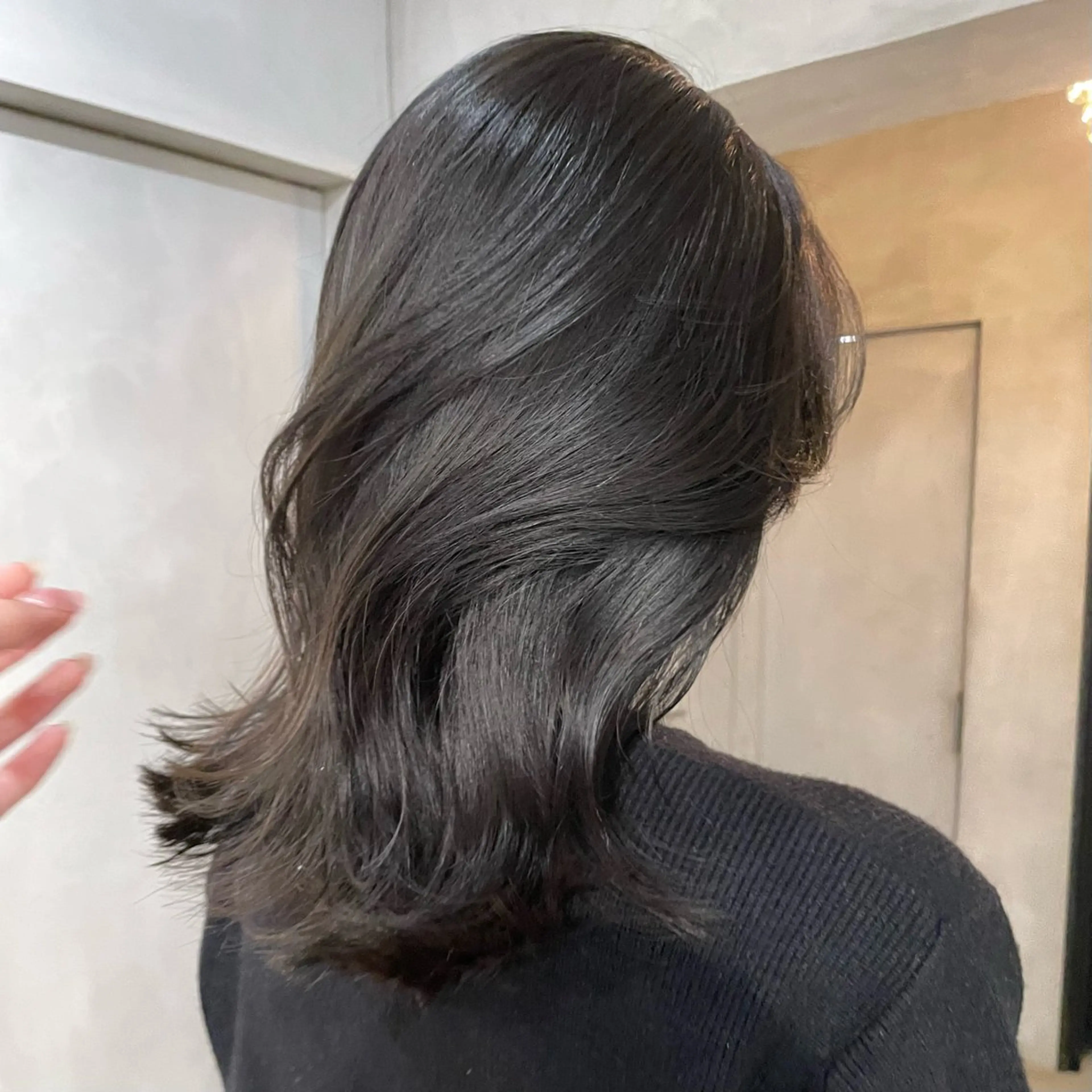 ミディアム アッシュ アッシュグレー ケアカラー モテ韓国ヘア/ レイヤー🤍RIKAのヘアスタイル