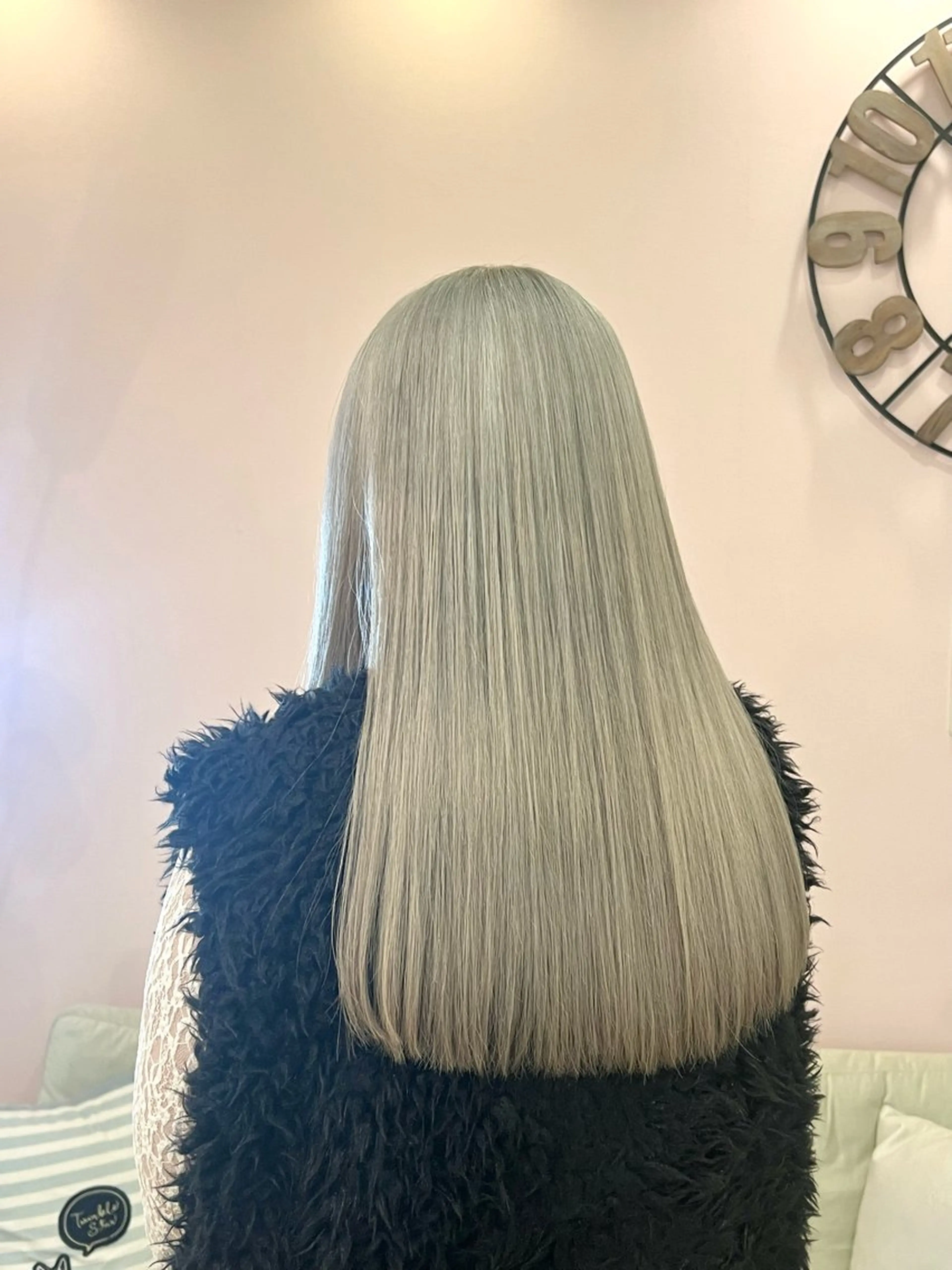 ロング カラー カット ヘアカラー 🎀野崎 美玖𝜗𝜚˚⋆のヘアスタイル