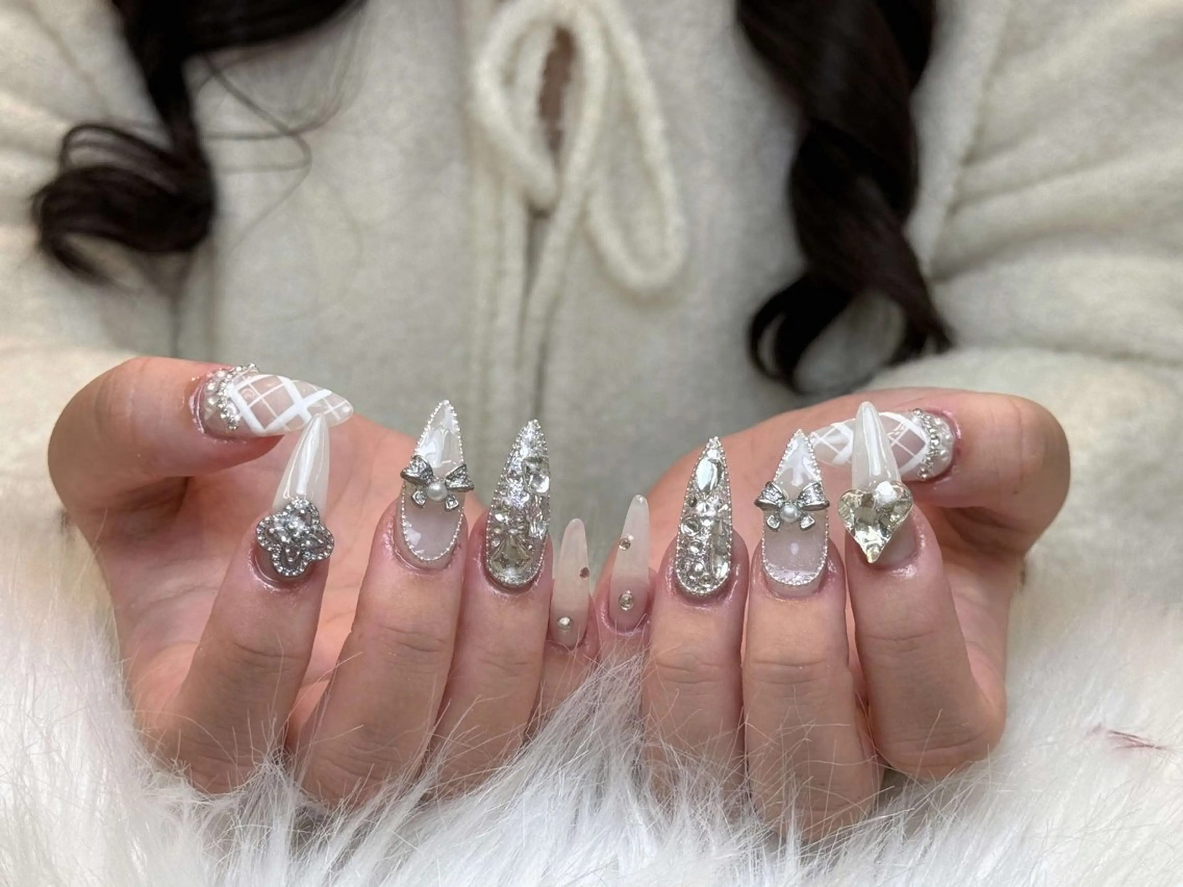 ネイル グラデーション キラキラネイル ワンカラーネイル 冬ネイル Jenn Nail Salonのネイルデザイン