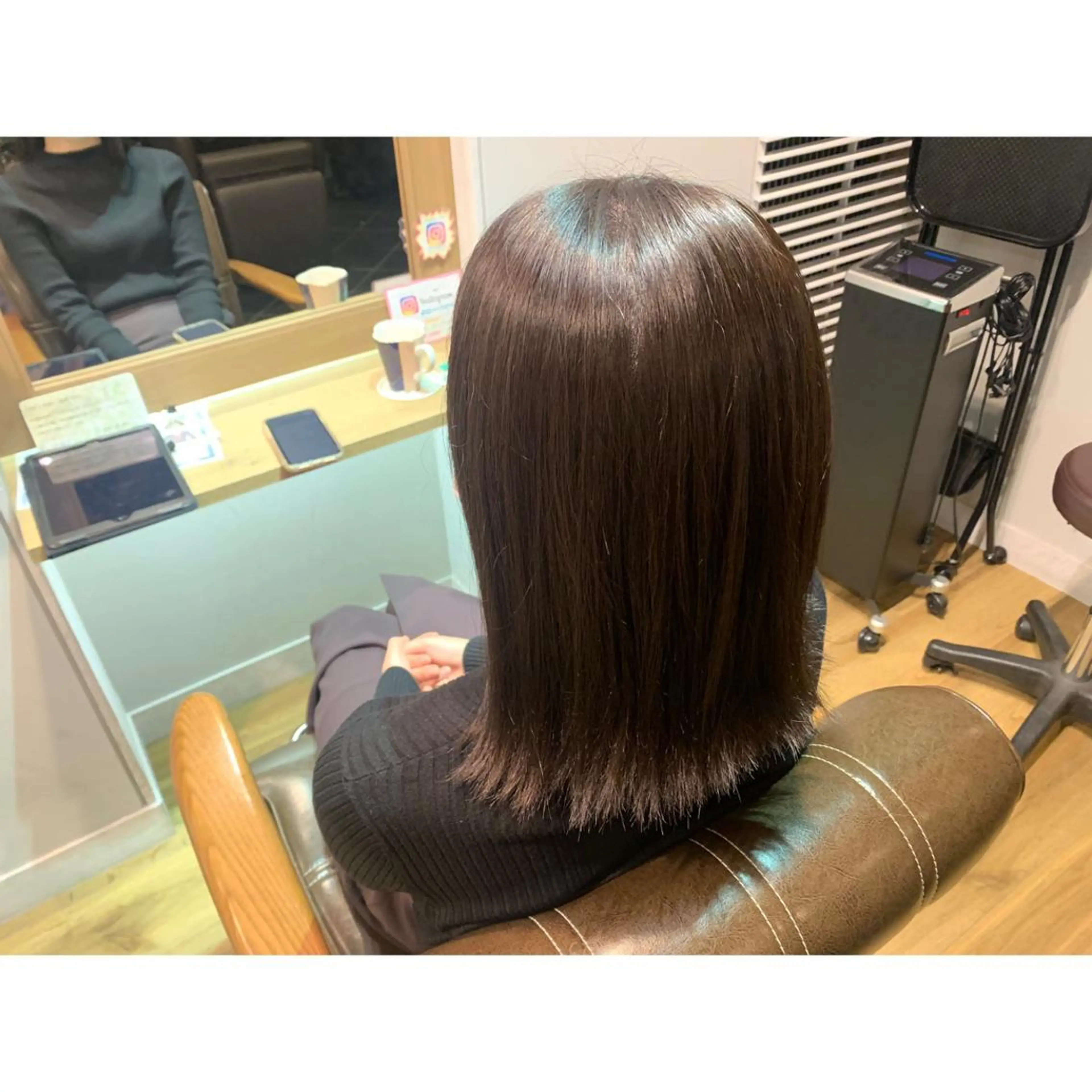 セミロング カラー アッシュ ベージュカラー ヘアカラー トリートメント ツキダテ ユイのヘアスタイル