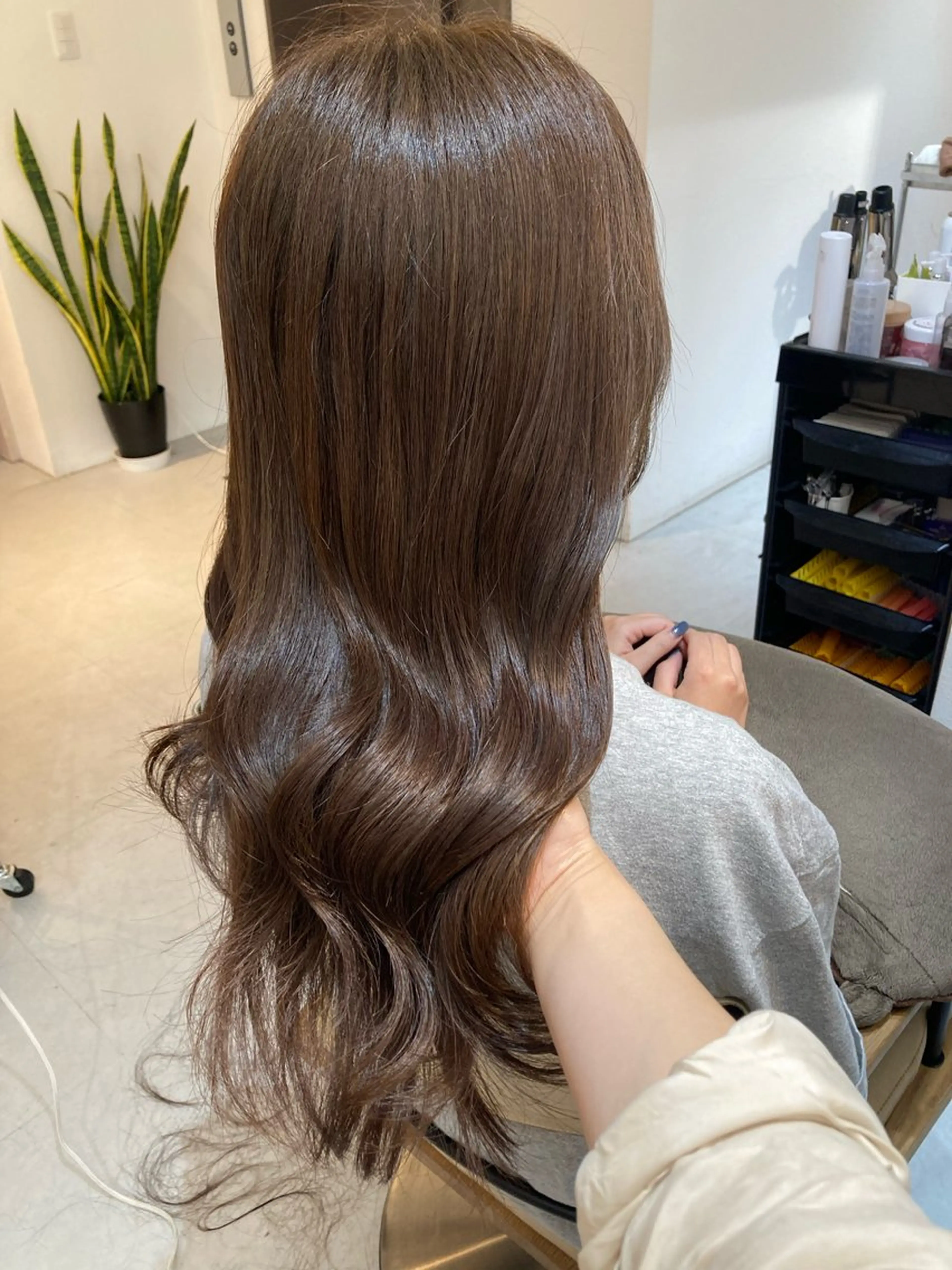 ロング ✨色持ちの良い艶 カラー✨蟹江真世のヘアスタイル