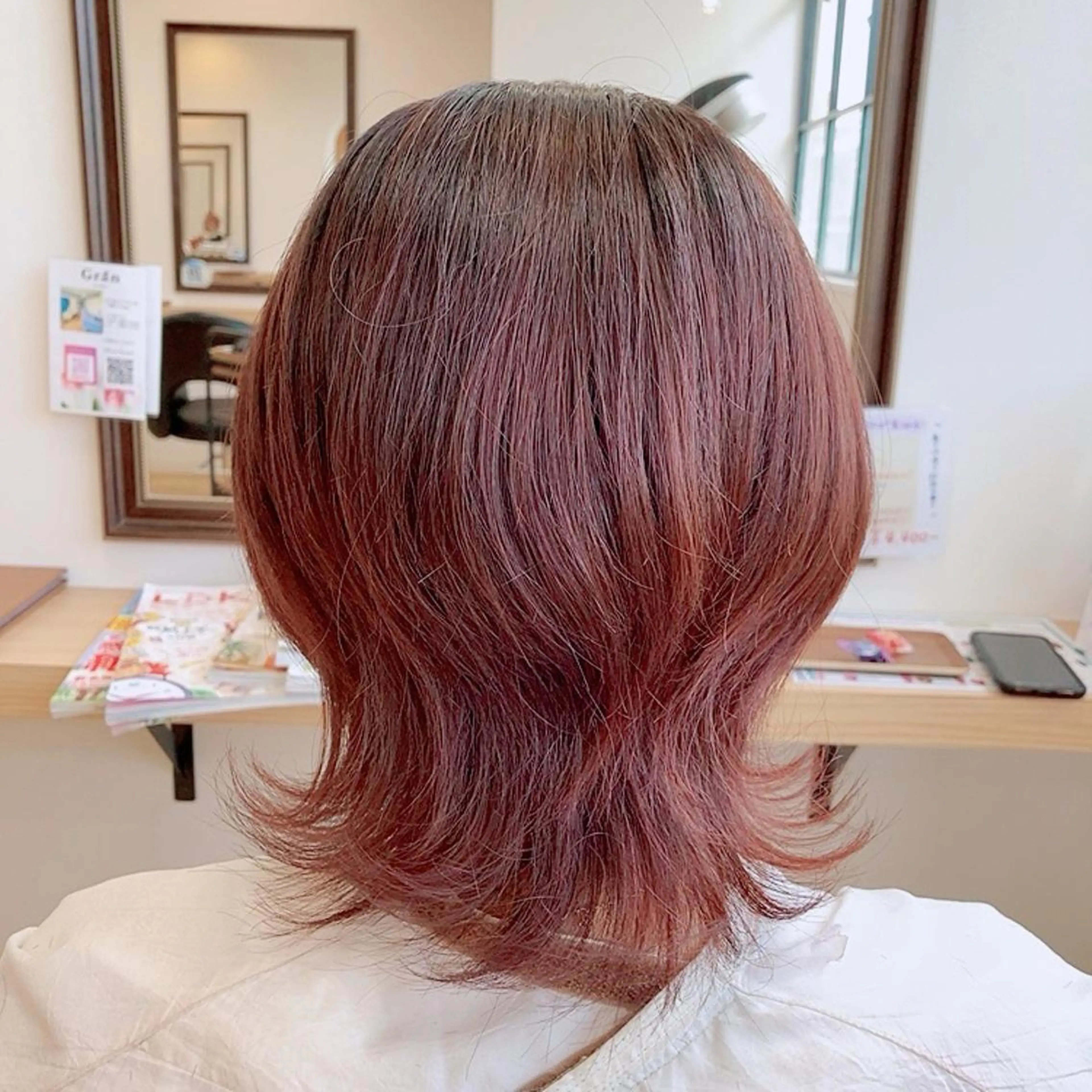 ミディアム カラー イルミナカラー ピンクカラー レイヤーカット ヘアカラー 大野 まゆのヘアスタイル