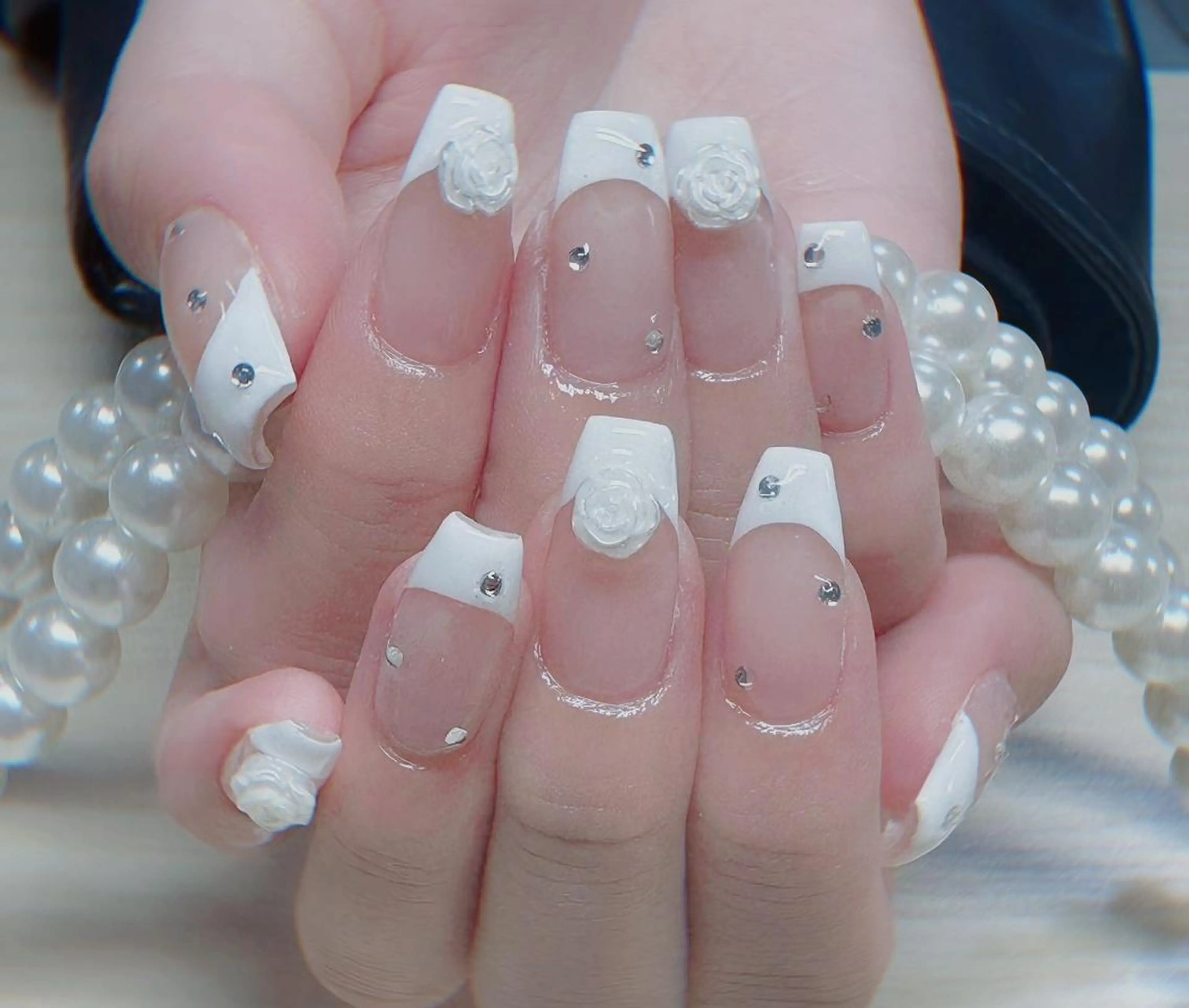 ネイル フレンチネイル キラキラネイル シンプルネイル 夏ネイル ハンドネイル Lucky nail salonのネイルデザイン