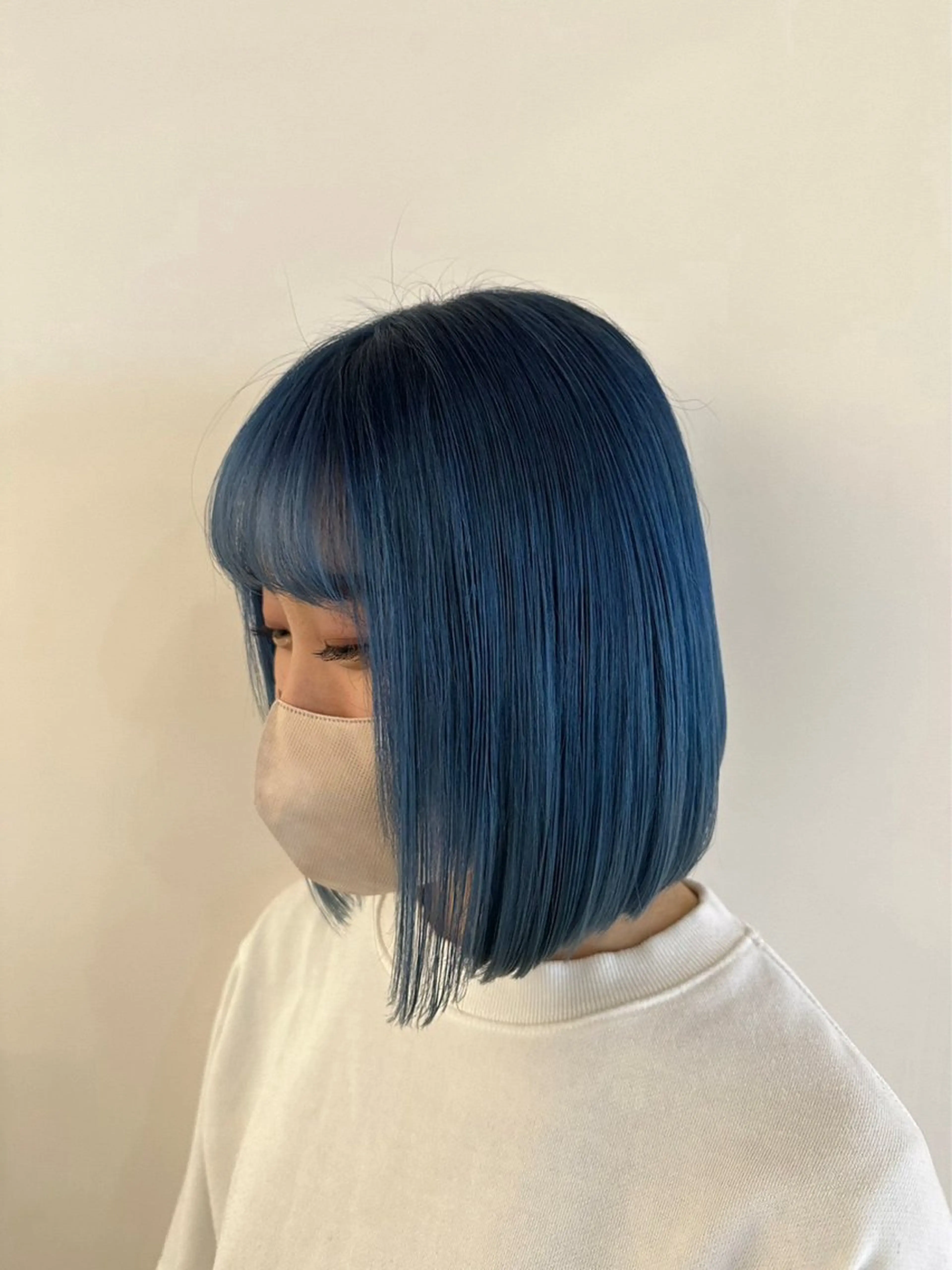 ショート カラー ブルーカラー シルバー DEARiUM所属・小林 舞のヘアスタイル