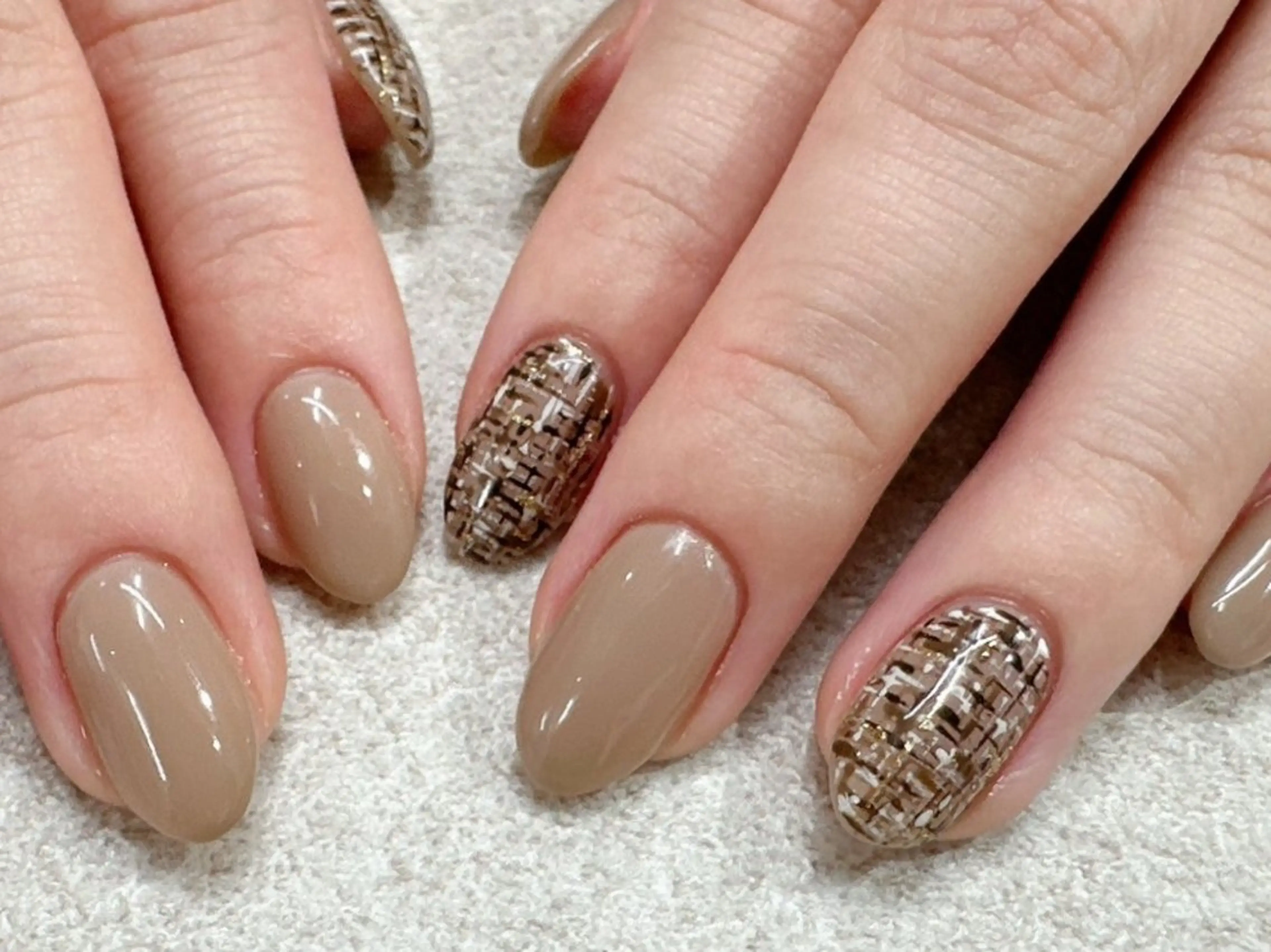 ネイル ツイードネイル FIKA 折戸のネイルデザイン