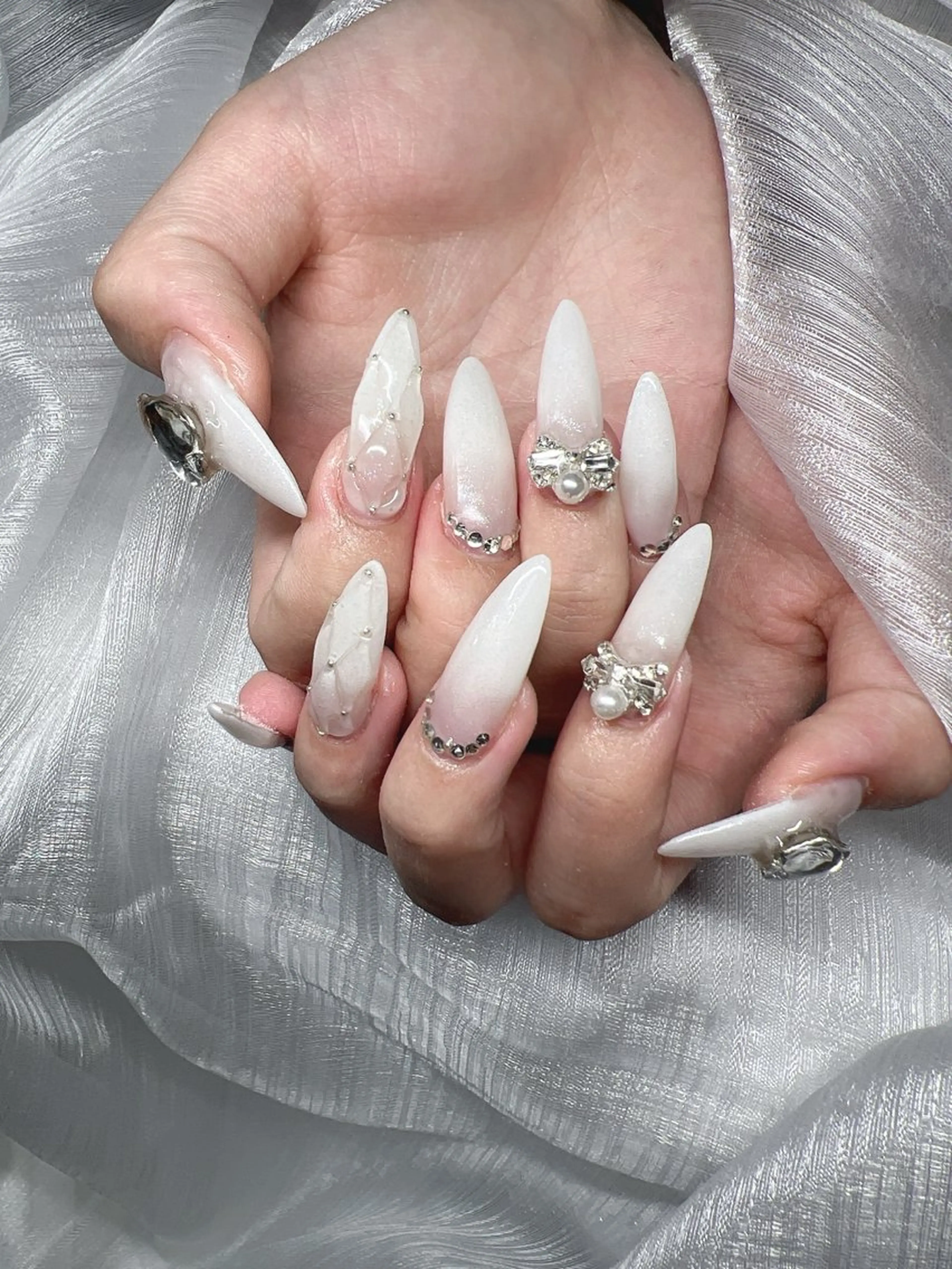 ネイル 長さ出し グラデーション 卒業式 キラキラネイル マグネットネイル ハンドネイル Lee Nailsのネイルデザイン