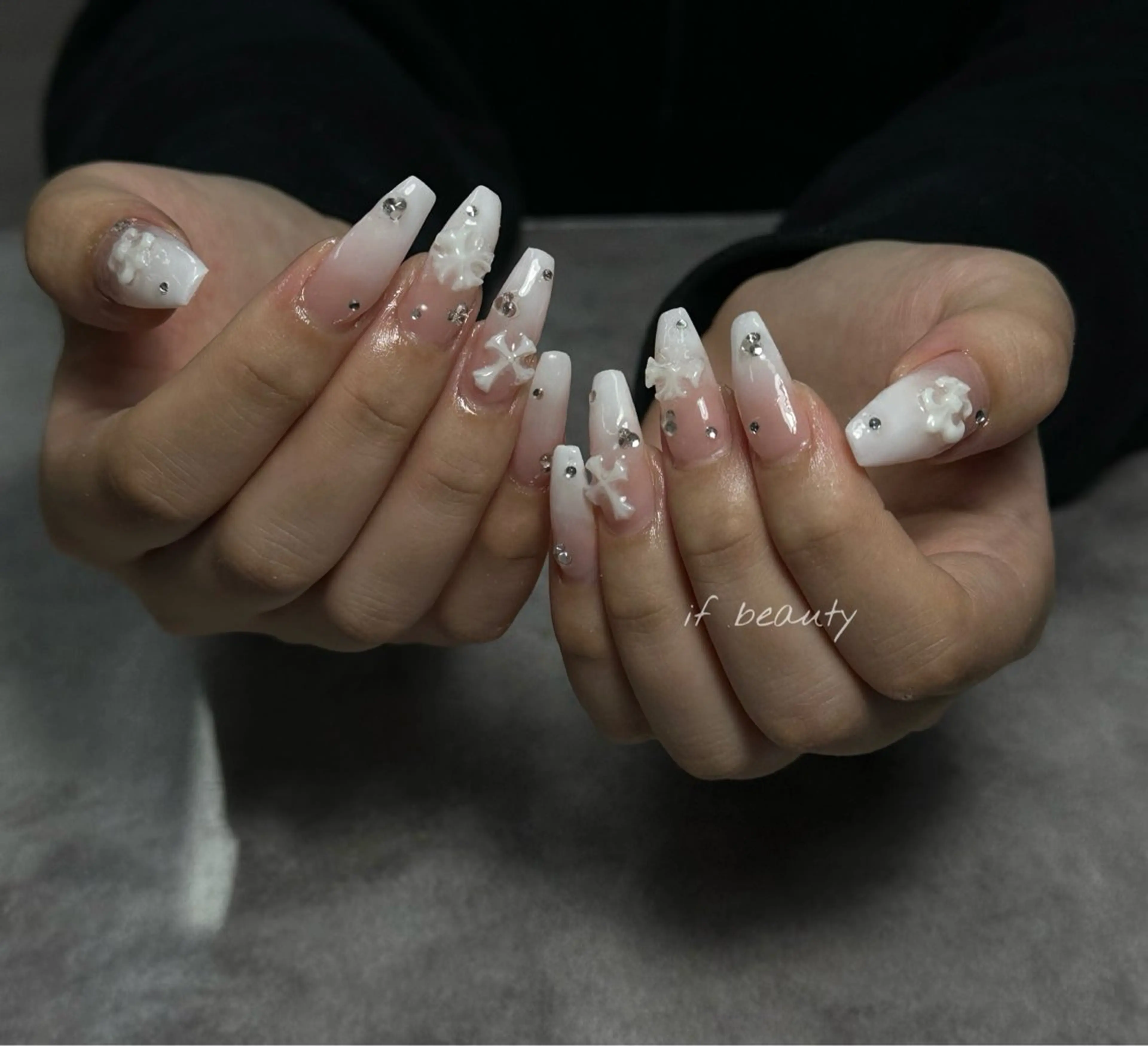 ネイル アートネイル ジェルネイル グラデーション パラジェル ワンホンネイル ハンドネイル if Hair＆Nail Salon所属・IKA /海外ネイル /個性派/ワンホンのネイルデザイン