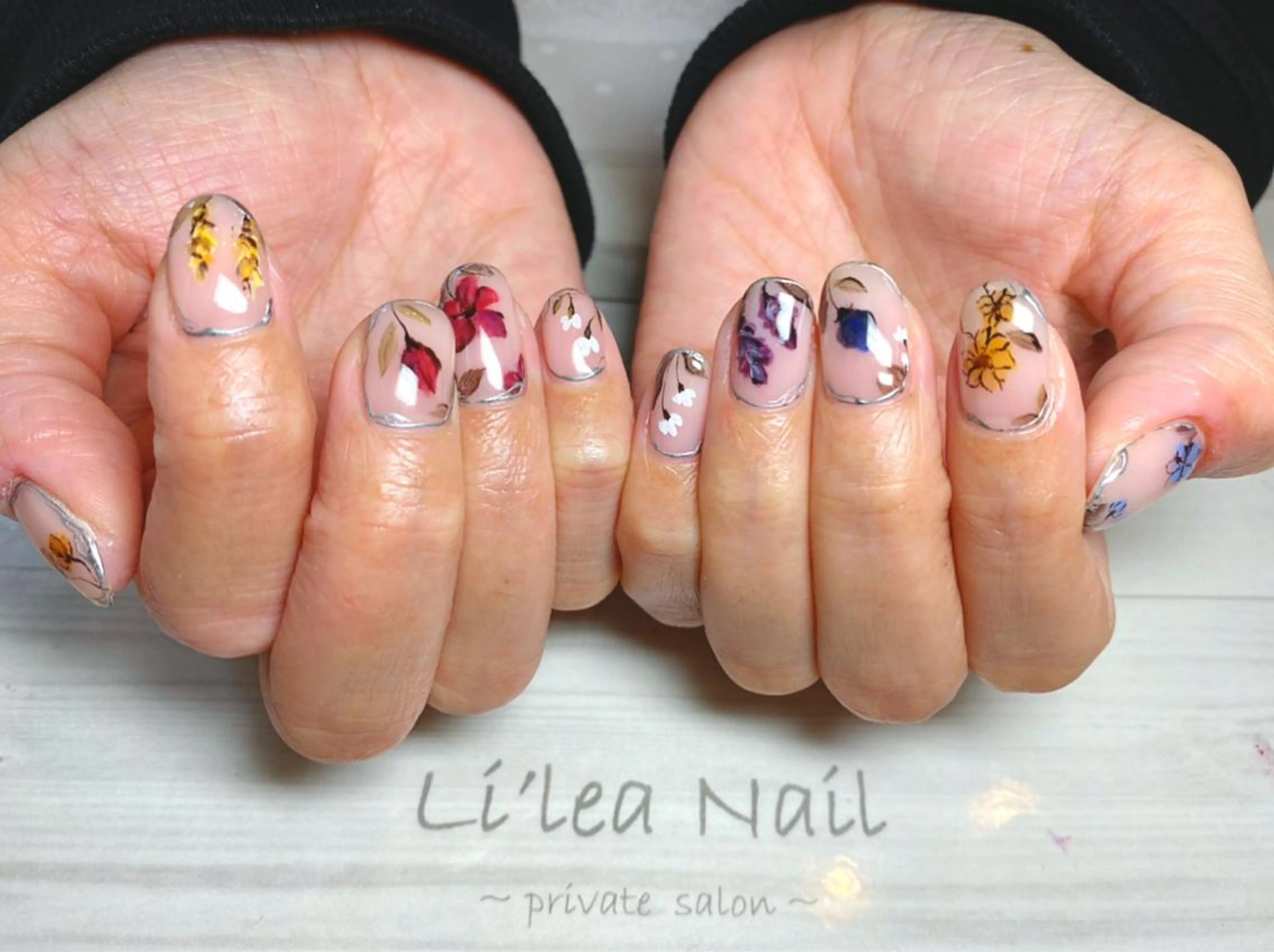 ネイル Li'leaNail AINAのネイルデザイン