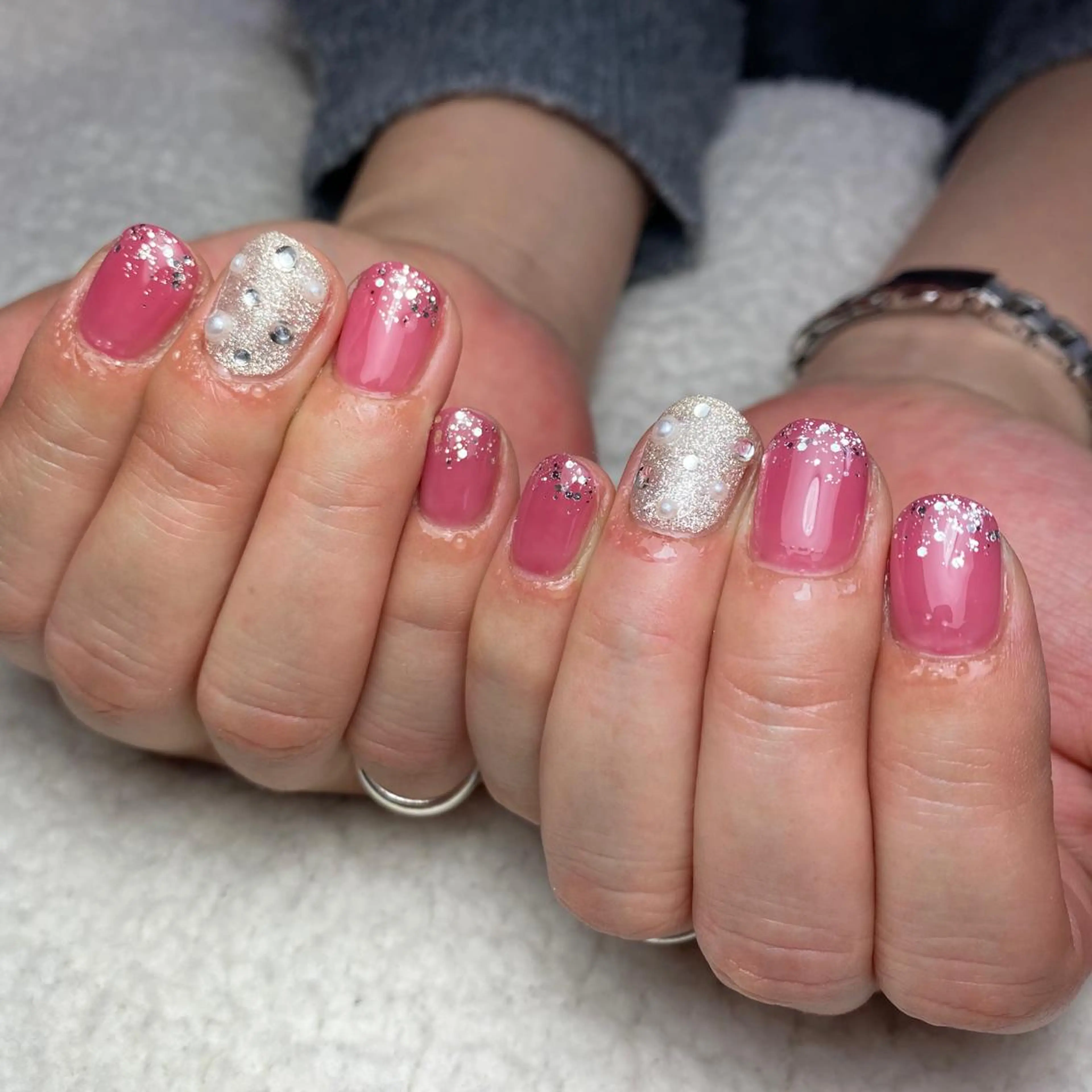 ネイル ラメ(グリッター) ピンク ショートネイル ハンドネイル COCO+所属・COCO +のエステ・リラクイメージ