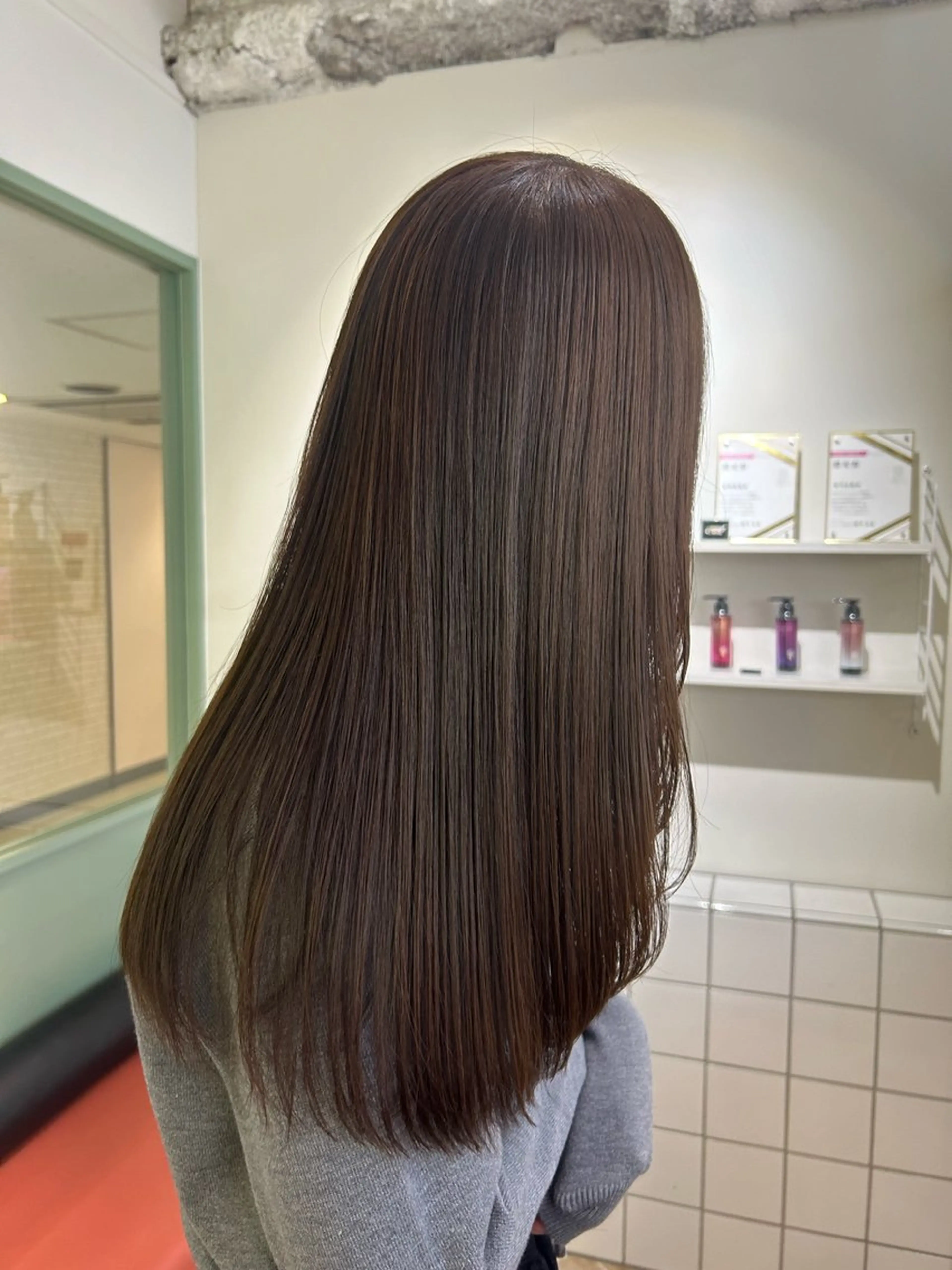 ロング カラー カット ヘアカラー ベージュ/ダブルカラ ー/新潟駅/青柳萌果のヘアスタイル