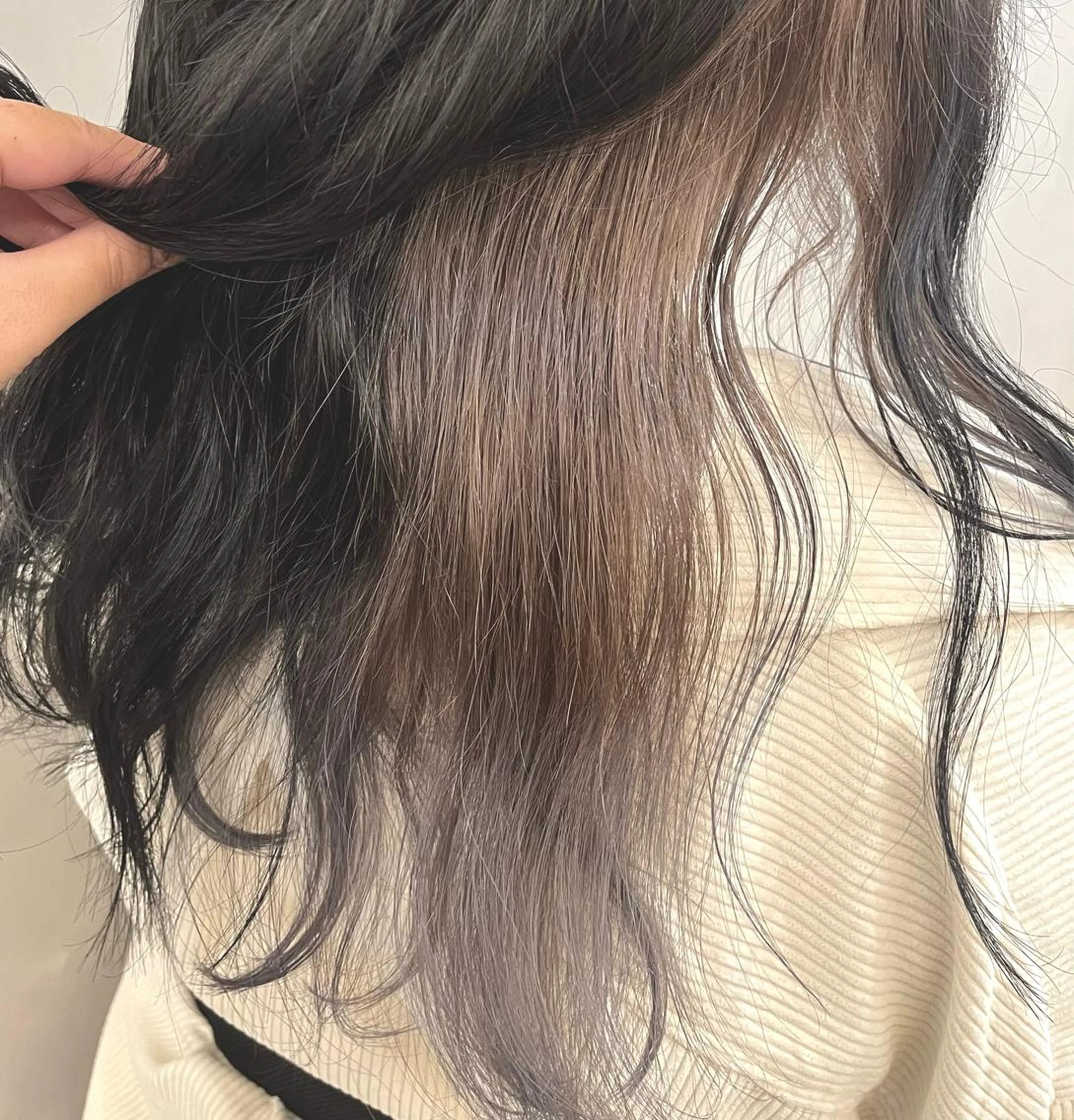 カラー Dali 若松　朋美のヘアスタイル