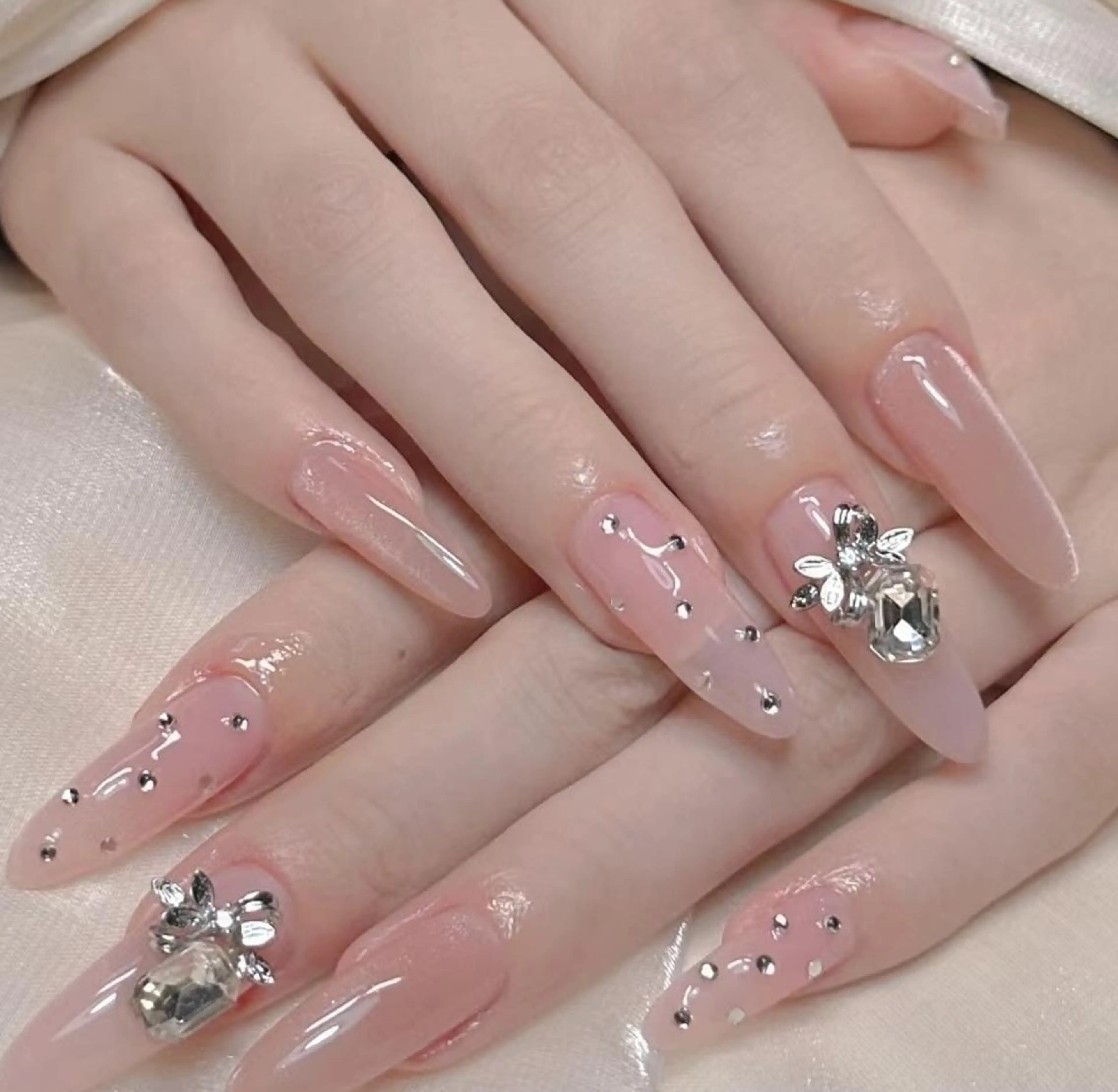 ネイル VIVIAN リサのネイルデザイン