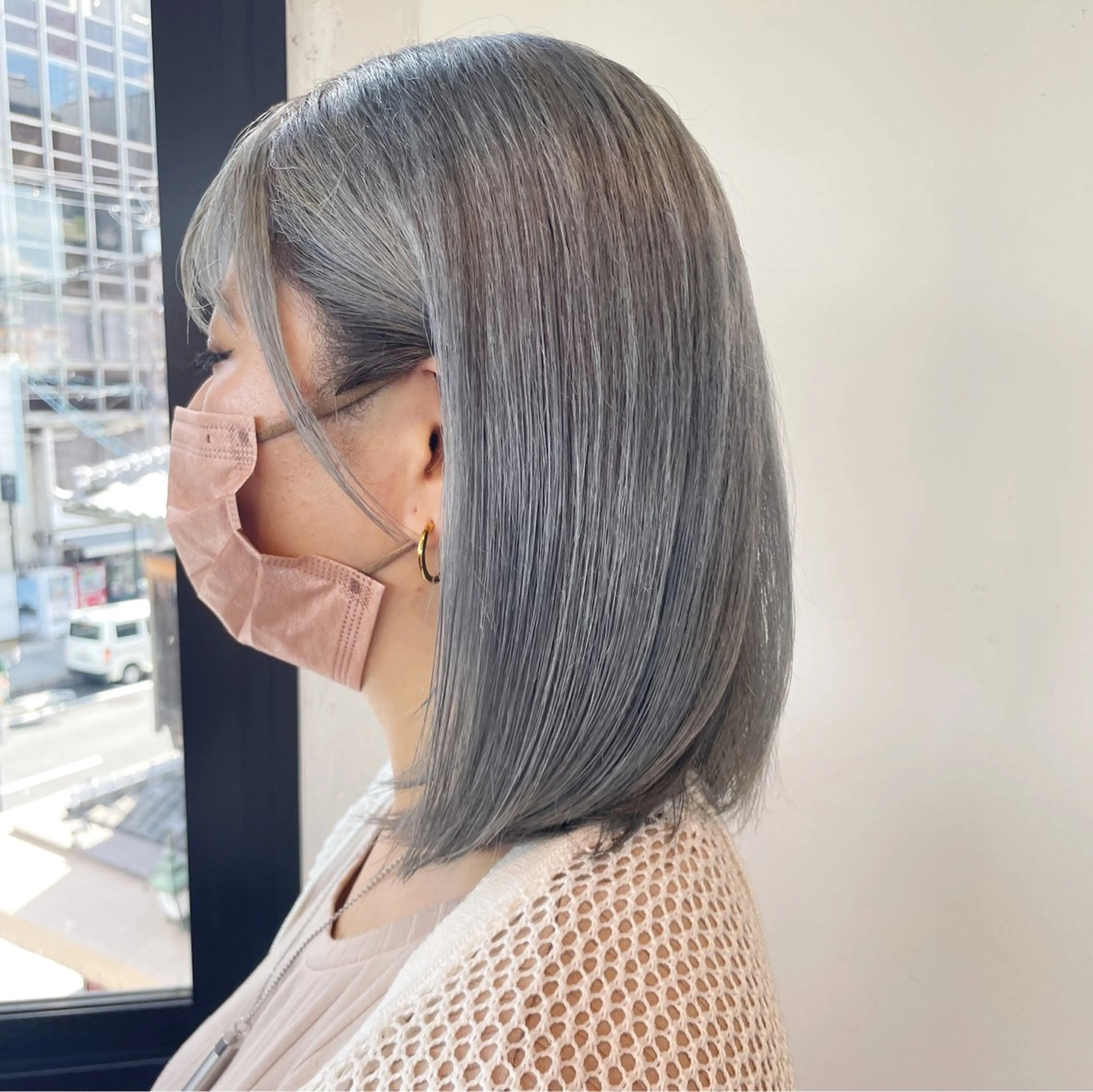 ミディアム カラー ブリーチ シルバー ヘアカラー 似合わせヘア🤍 面田法子のヘアスタイル