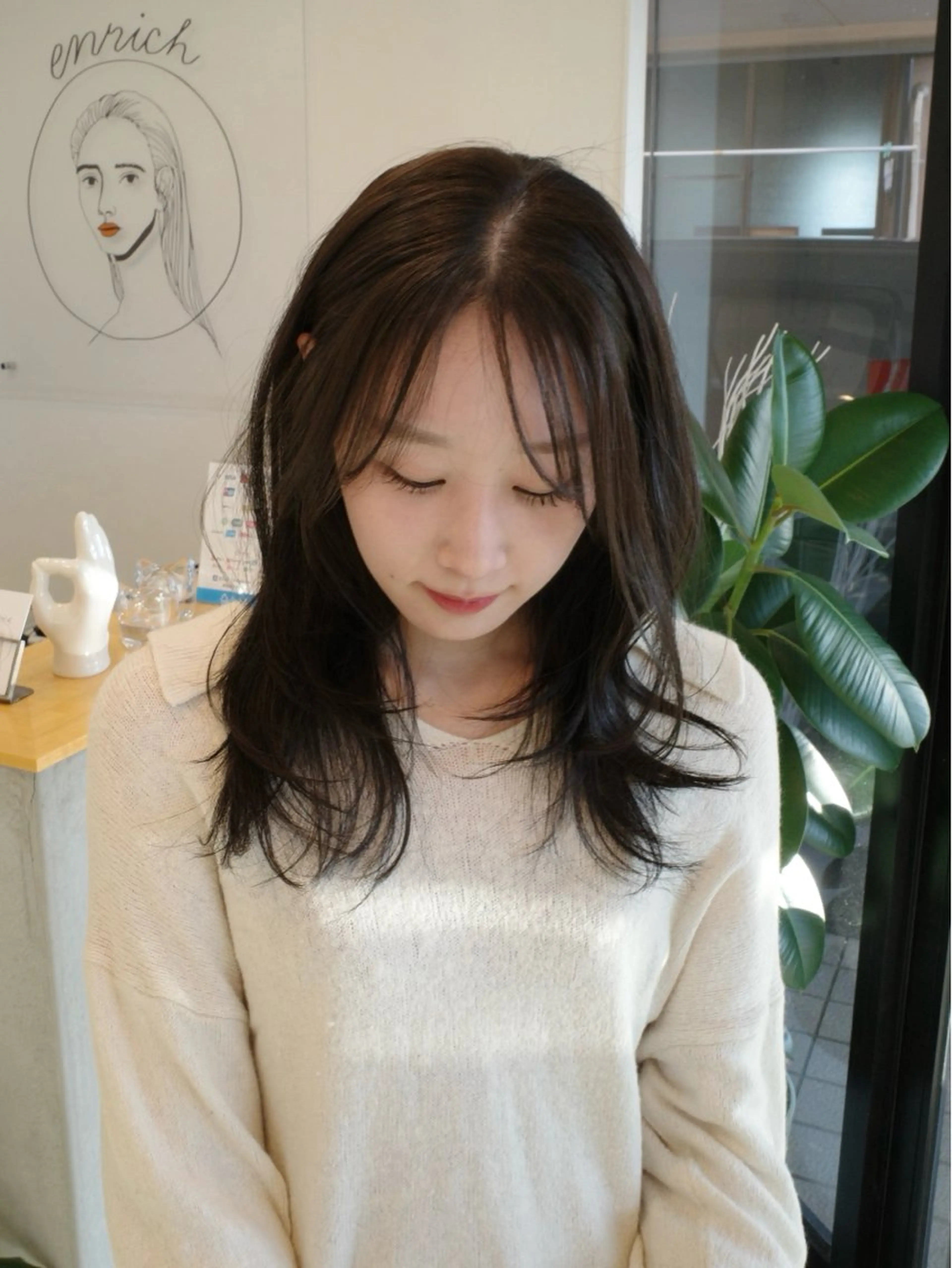 セミロング レイヤーカット カット ヘアカラー 前川 瑞希のヘアスタイル