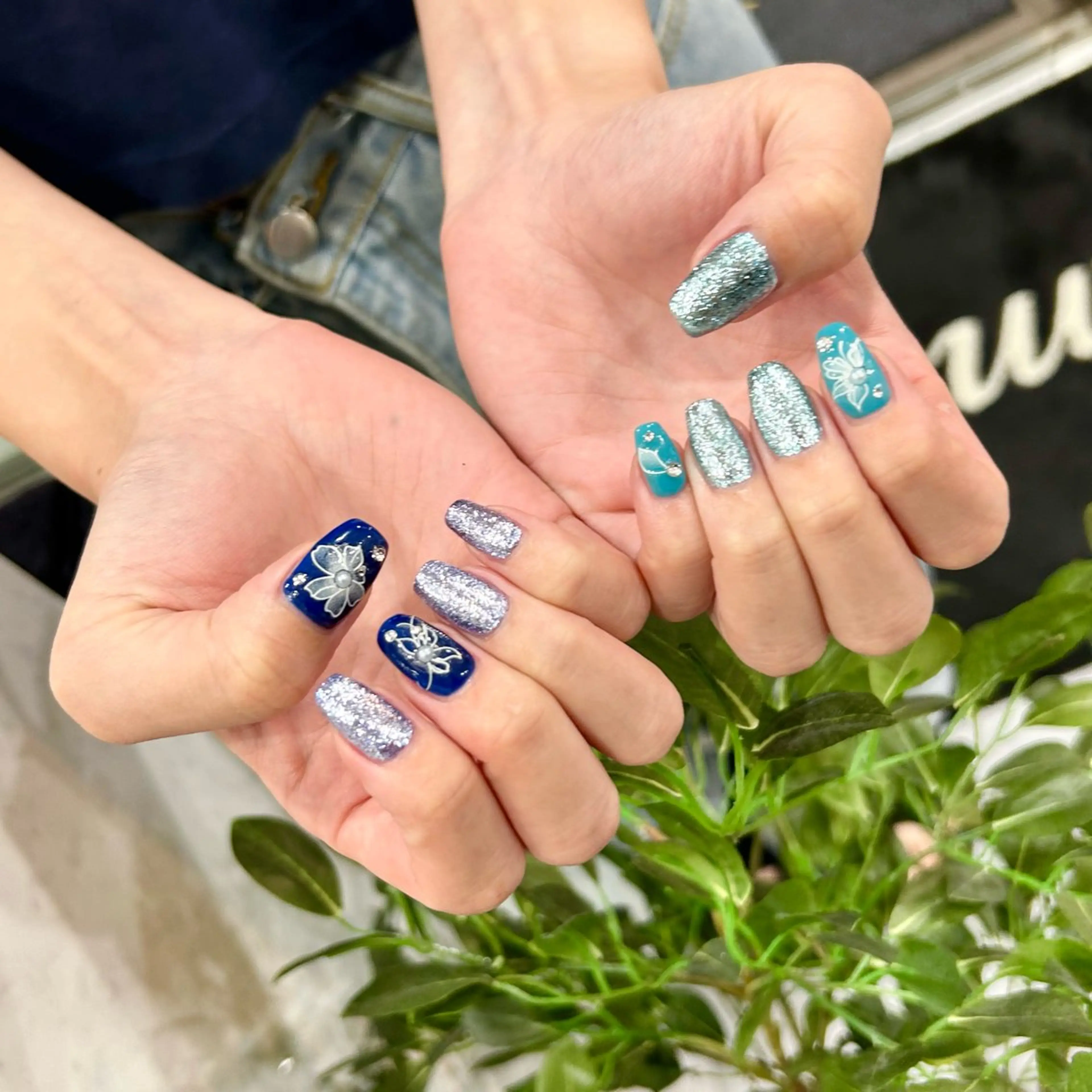 ネイル ブルー フラワーネイル ハンドネイル RYO ／Amourのネイルデザイン