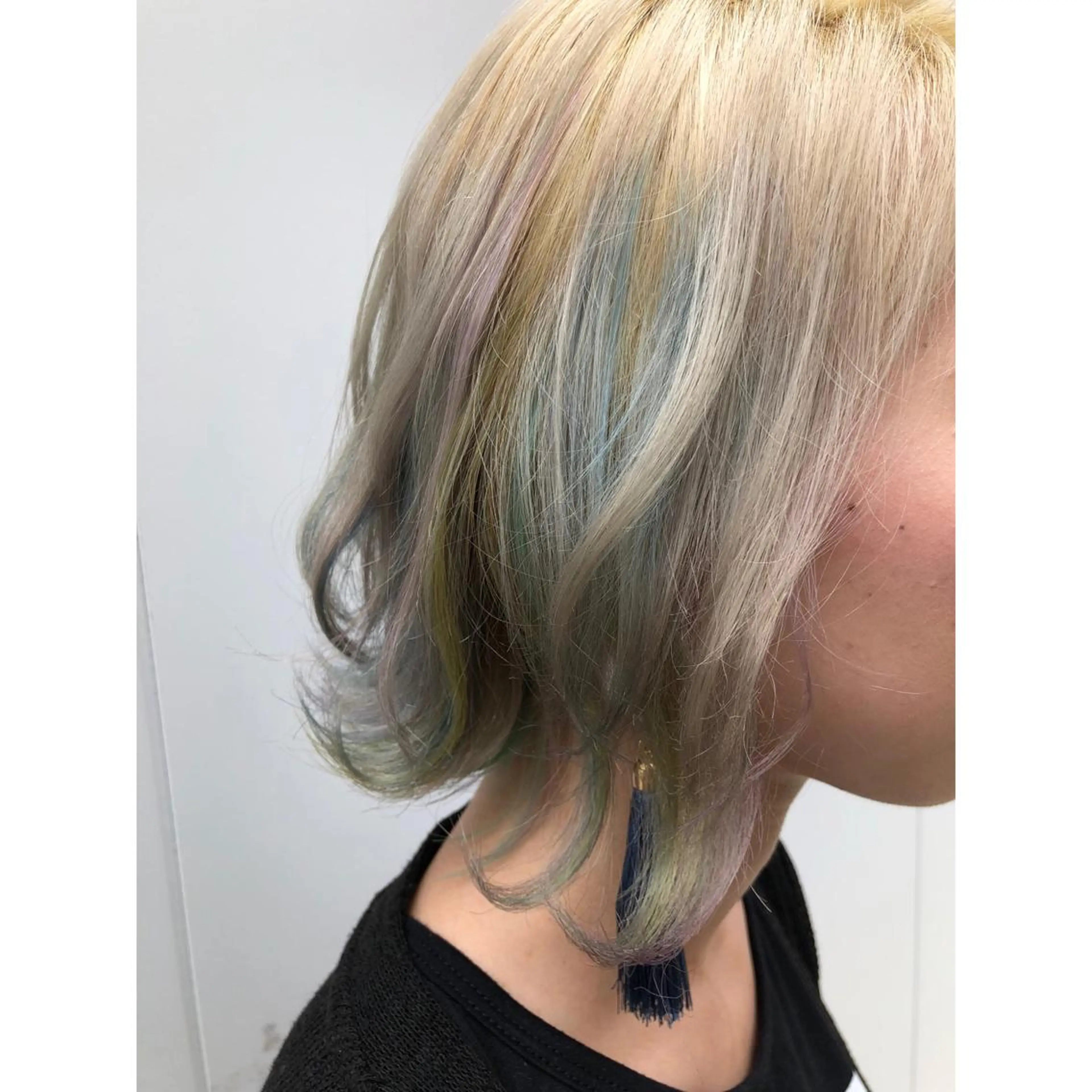 ショート カラー ユニコーンカラー パーソナルカラー診断 できます　木曽　主博のヘアスタイル