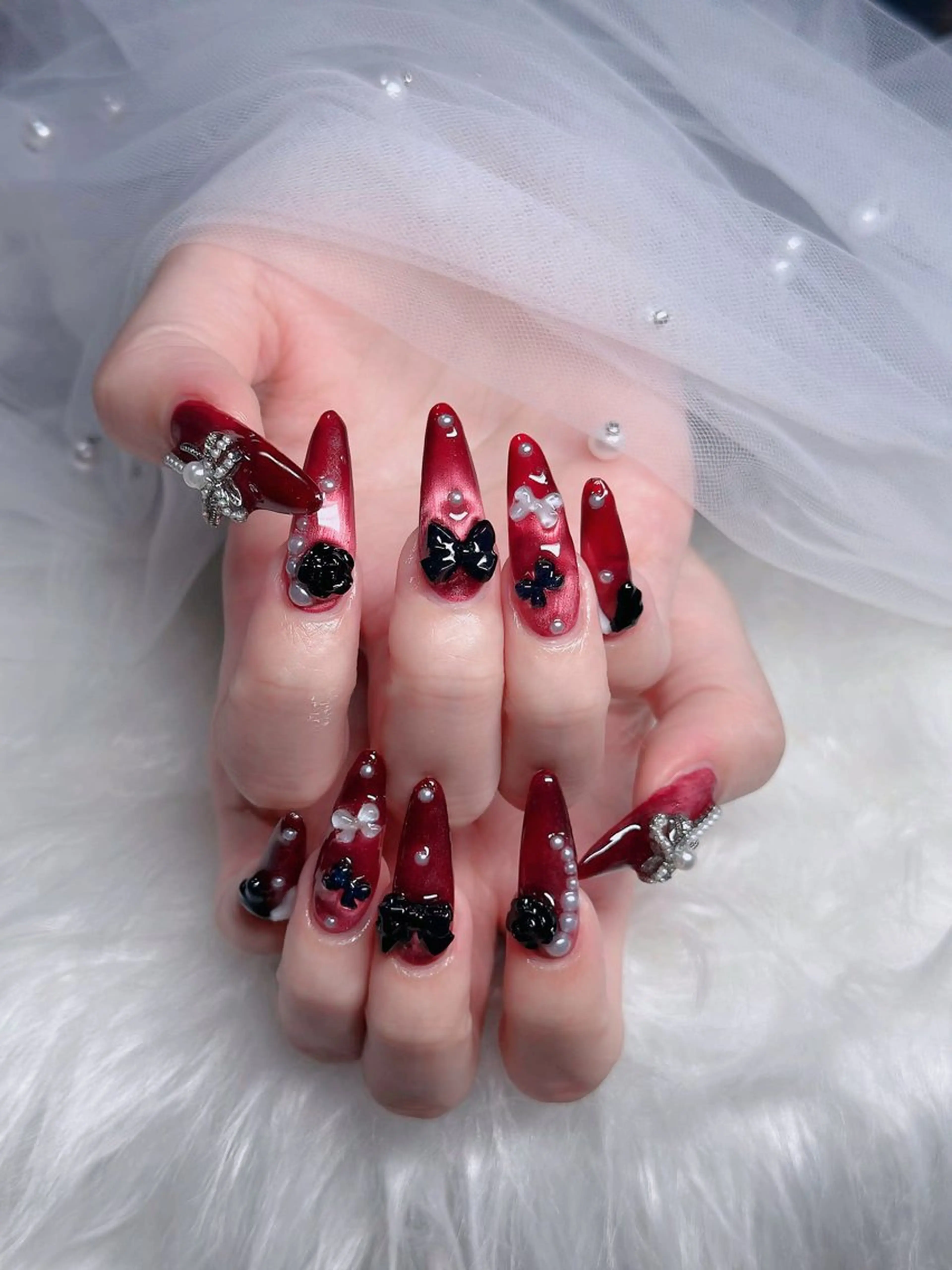 ネイル オーロラネイル フレンチネイル ジェルネイル ハロウィン キラキラネイル H.baby Nail Salonのネイルデザイン