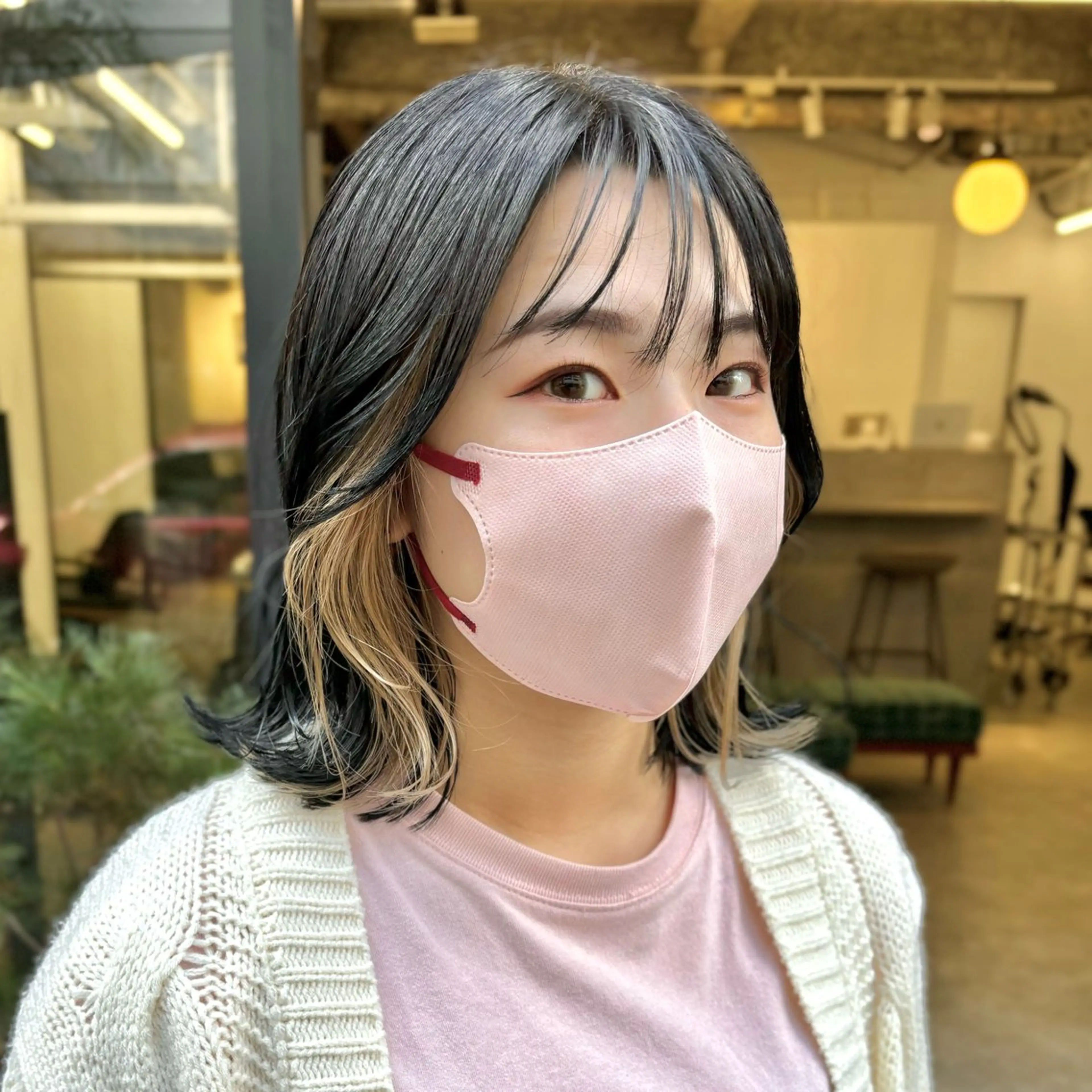 ミディアム カラー イヤリングカラー カット ヘアカラー 顔周りカット/透明感 カラー/rioのヘアスタイル