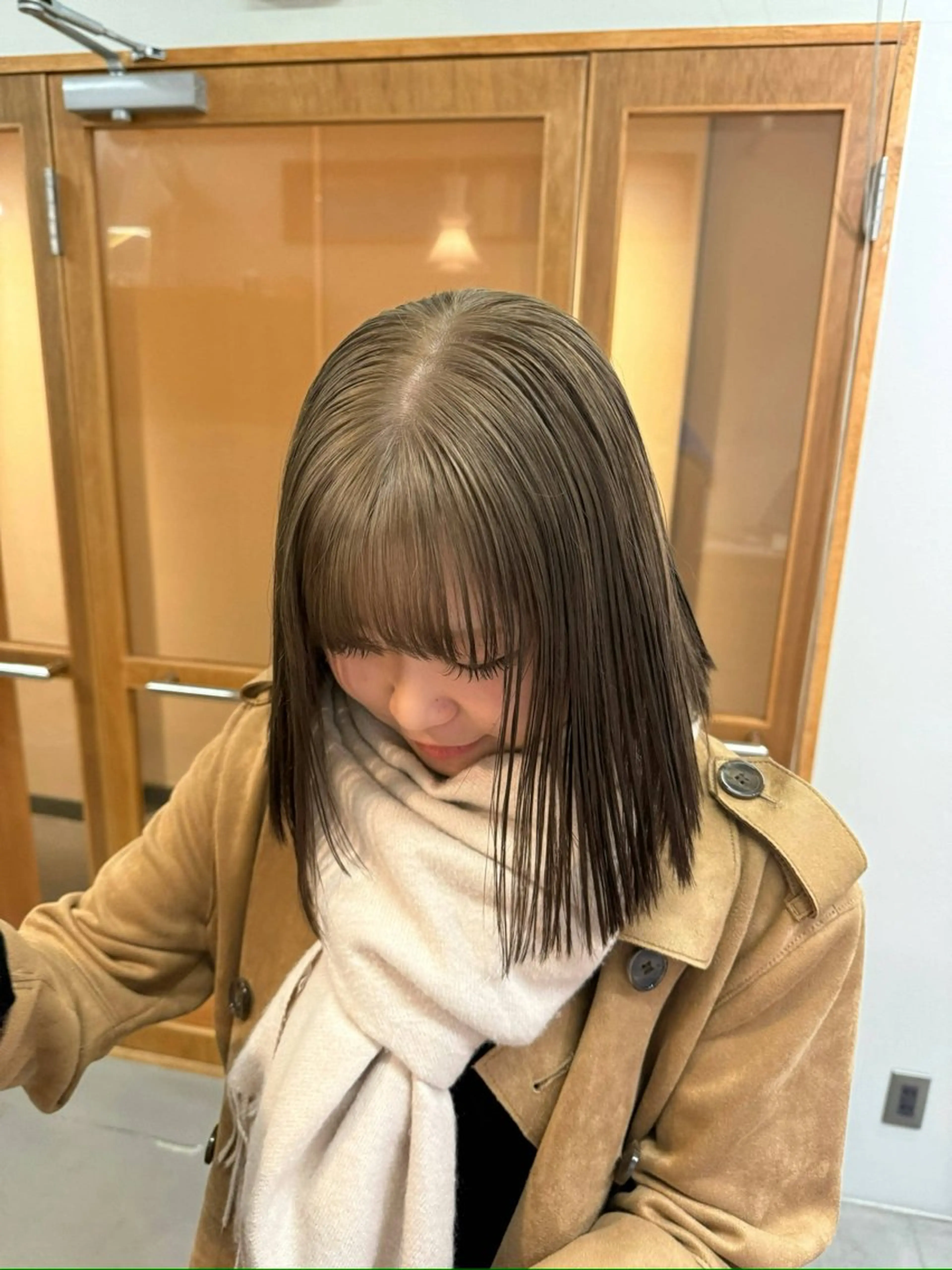 セミロング カラー ハイトーンカラー コノカ/暖色カラー/ 透明感カラーのヘアスタイル