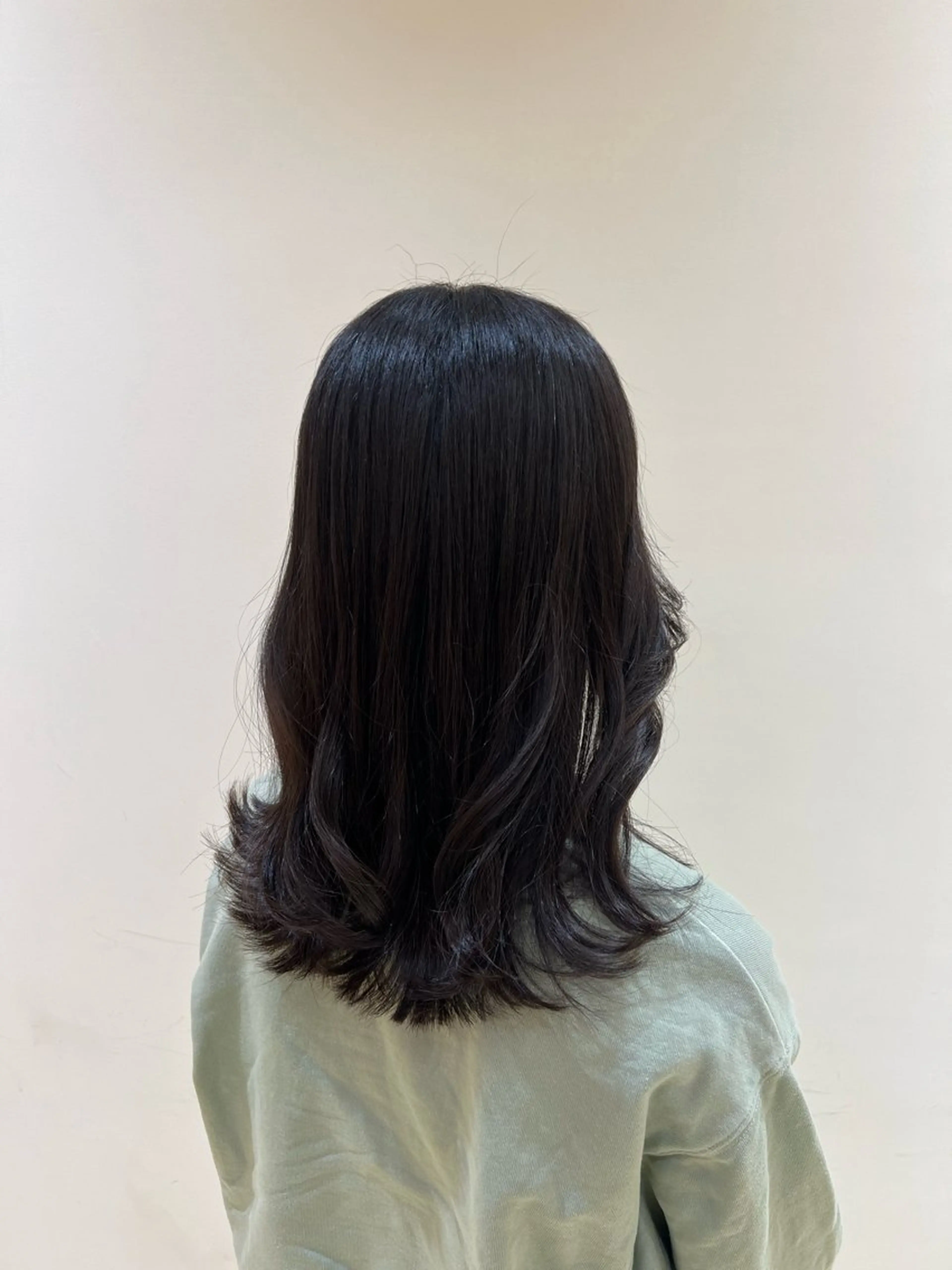 ミディアム レイヤーカット 最高の髪質改善🩵 艶カラー 惠美のヘアスタイル