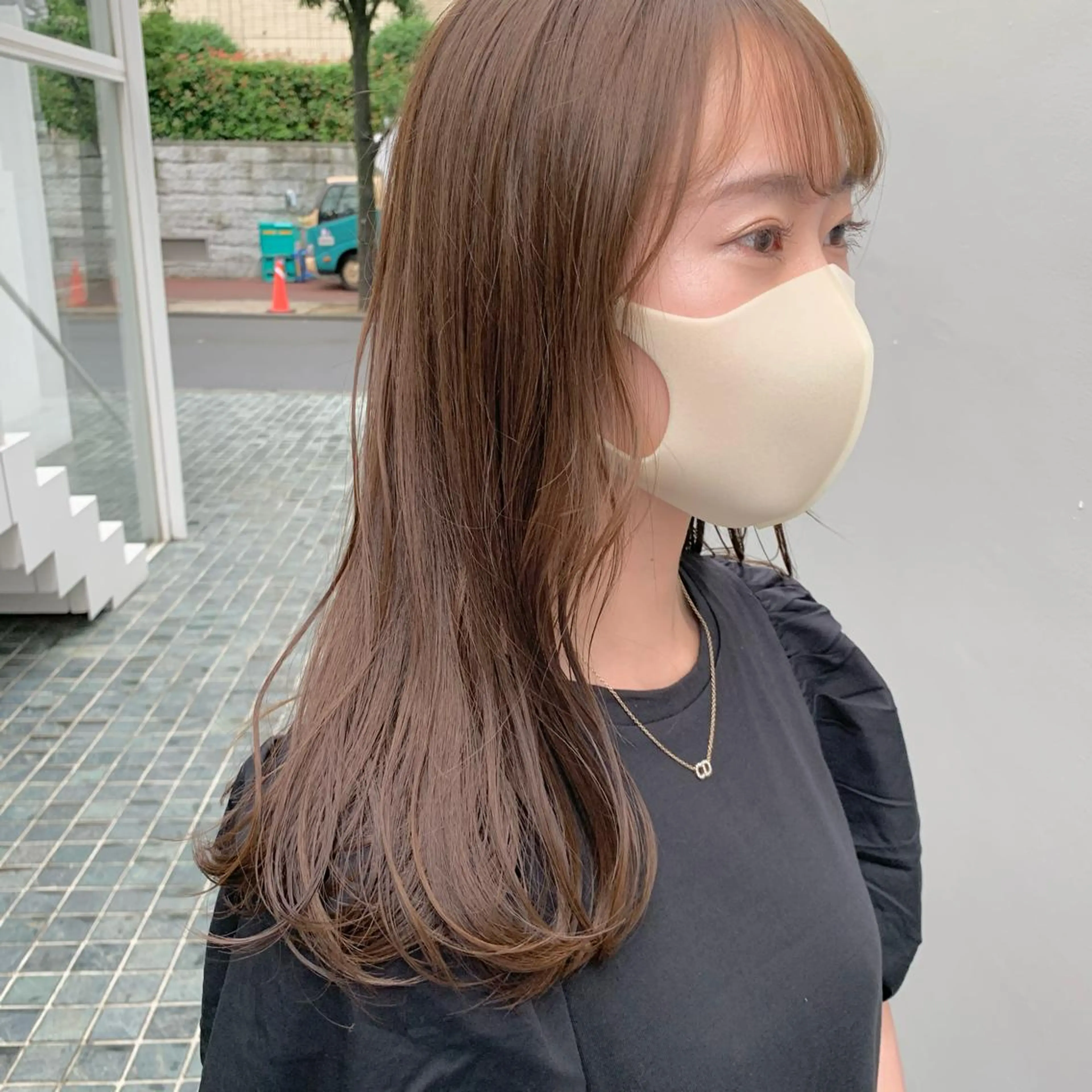 ロング カラー ベージュカラー ブリーチ イルミナカラー ミルクティーベージュ ブリーチなしカラー SALOWIN表参道店所属・マンツーマン×半個室 まちだきょうすけのヘアスタイル