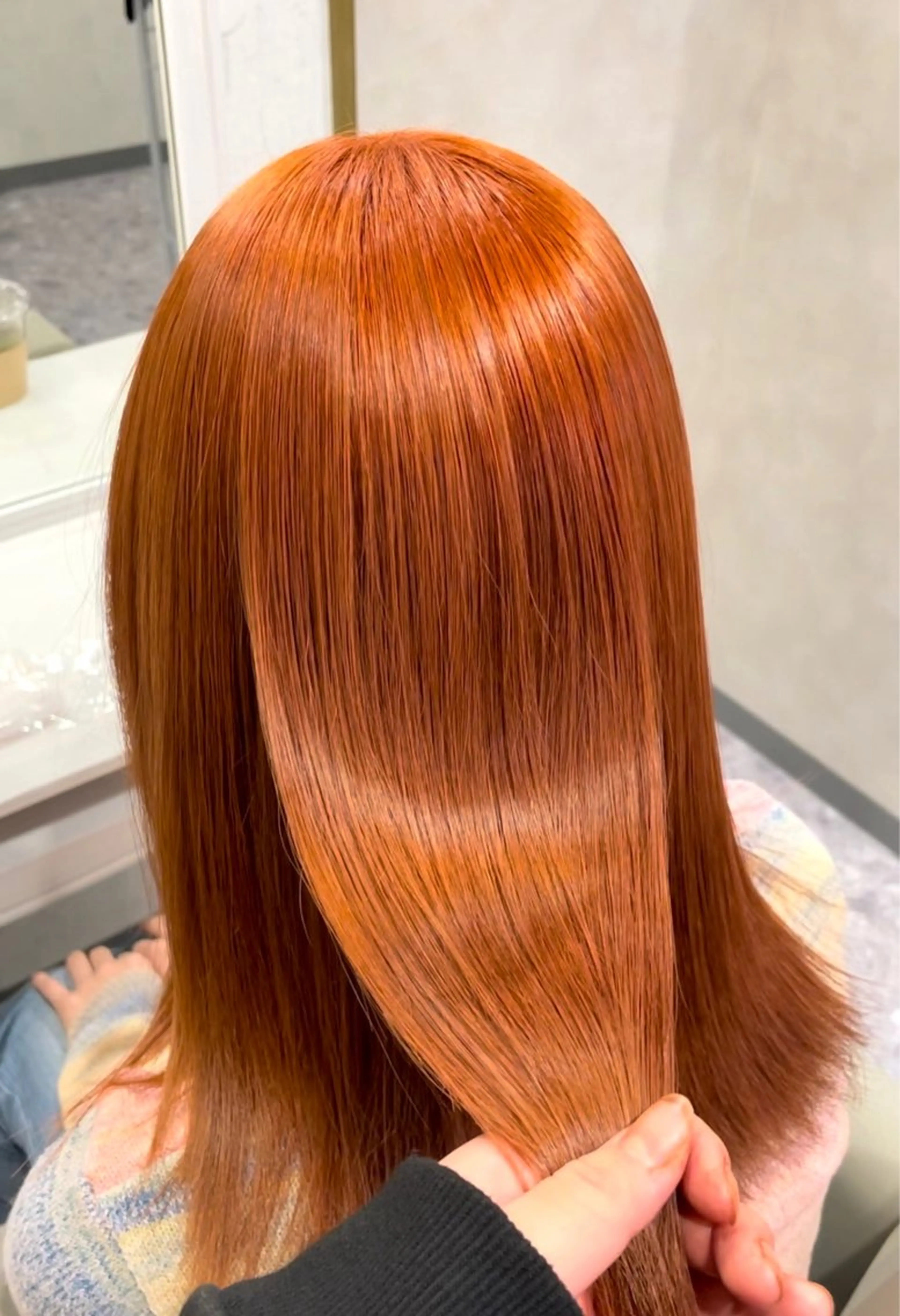 セミロング wistell所属・ハイトーン/艶カラー sarina🩷のヘアスタイル