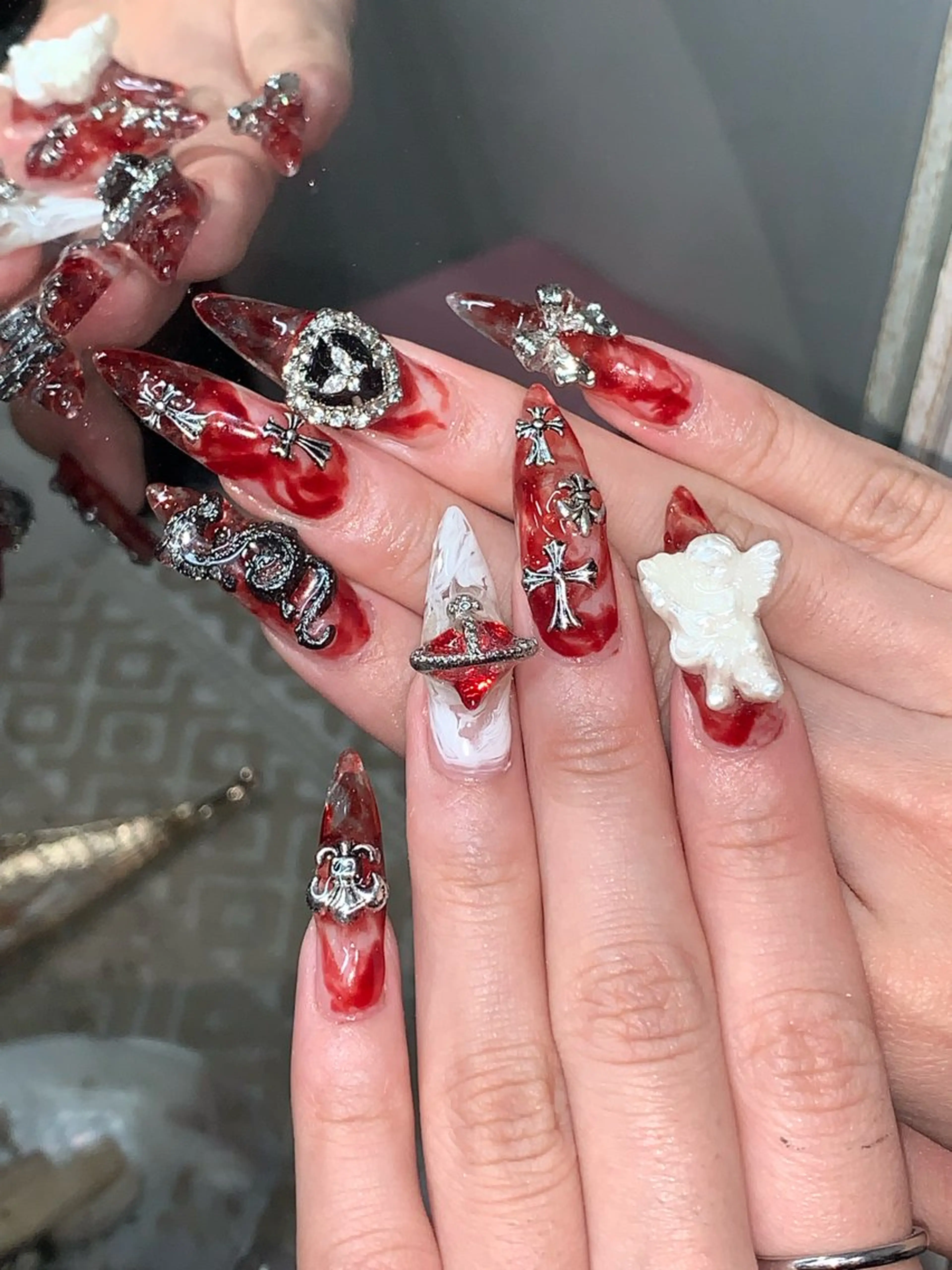 ネイル ハンドネイル NES NAIL所属・さゆり￤推しキャラ ￤ロングネイル🩷のネイルデザイン