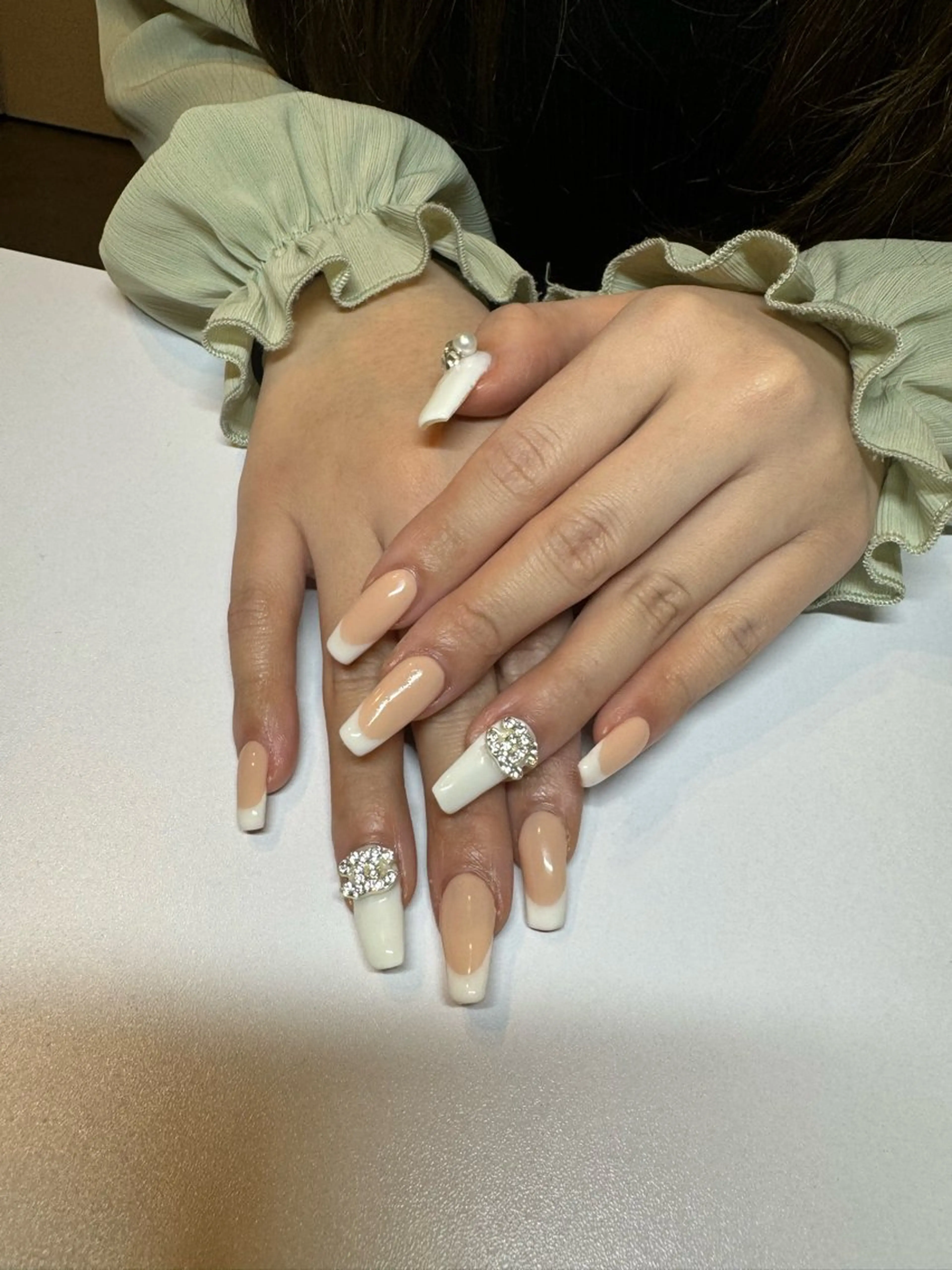 ネイル ハンドネイル 濱岡 咲のネイルデザイン