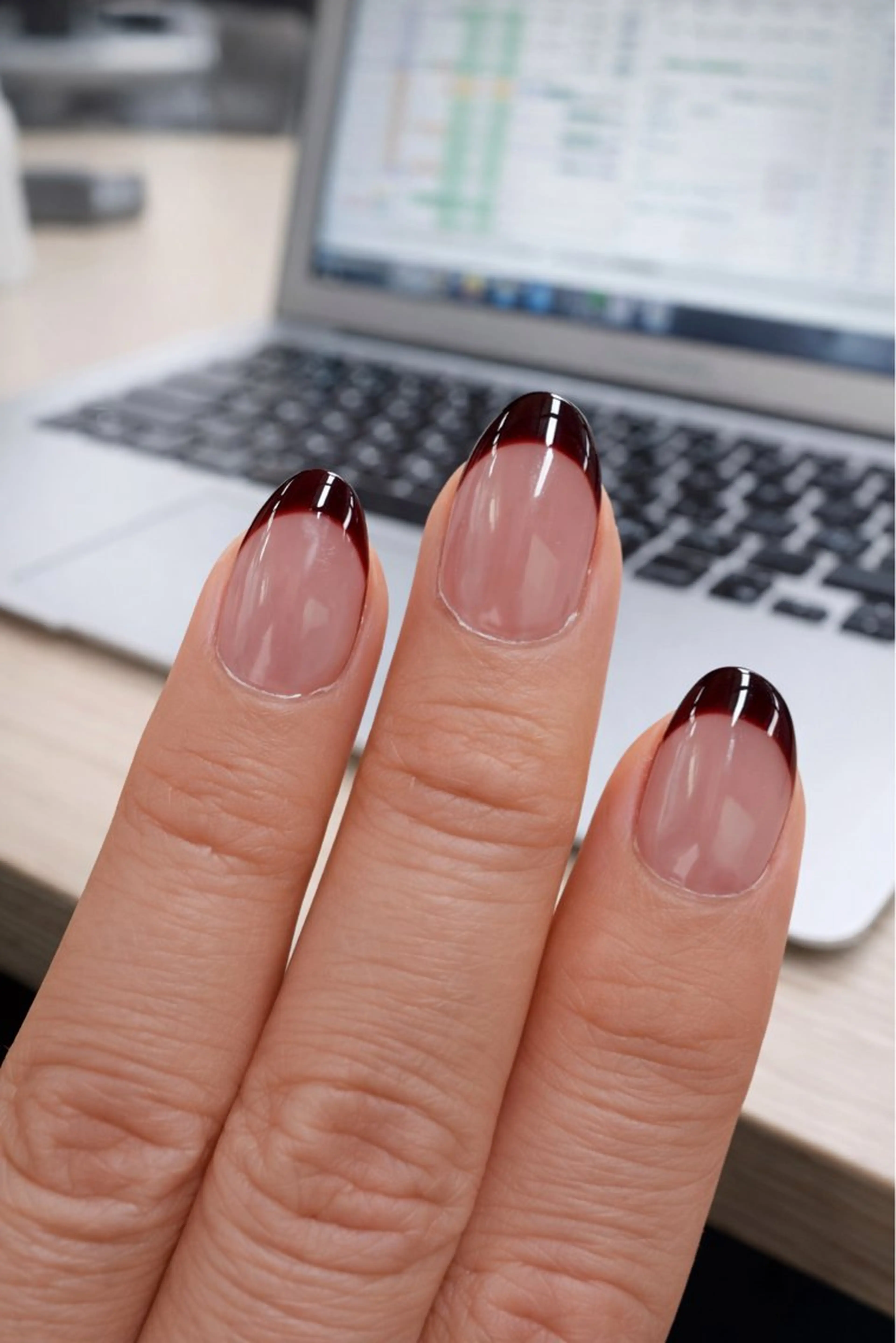 ネイル オーロラネイル フレンチネイル ハンドネイル Nail Head Spa Fortuna所属・Fortuna Mihoのネイルデザイン