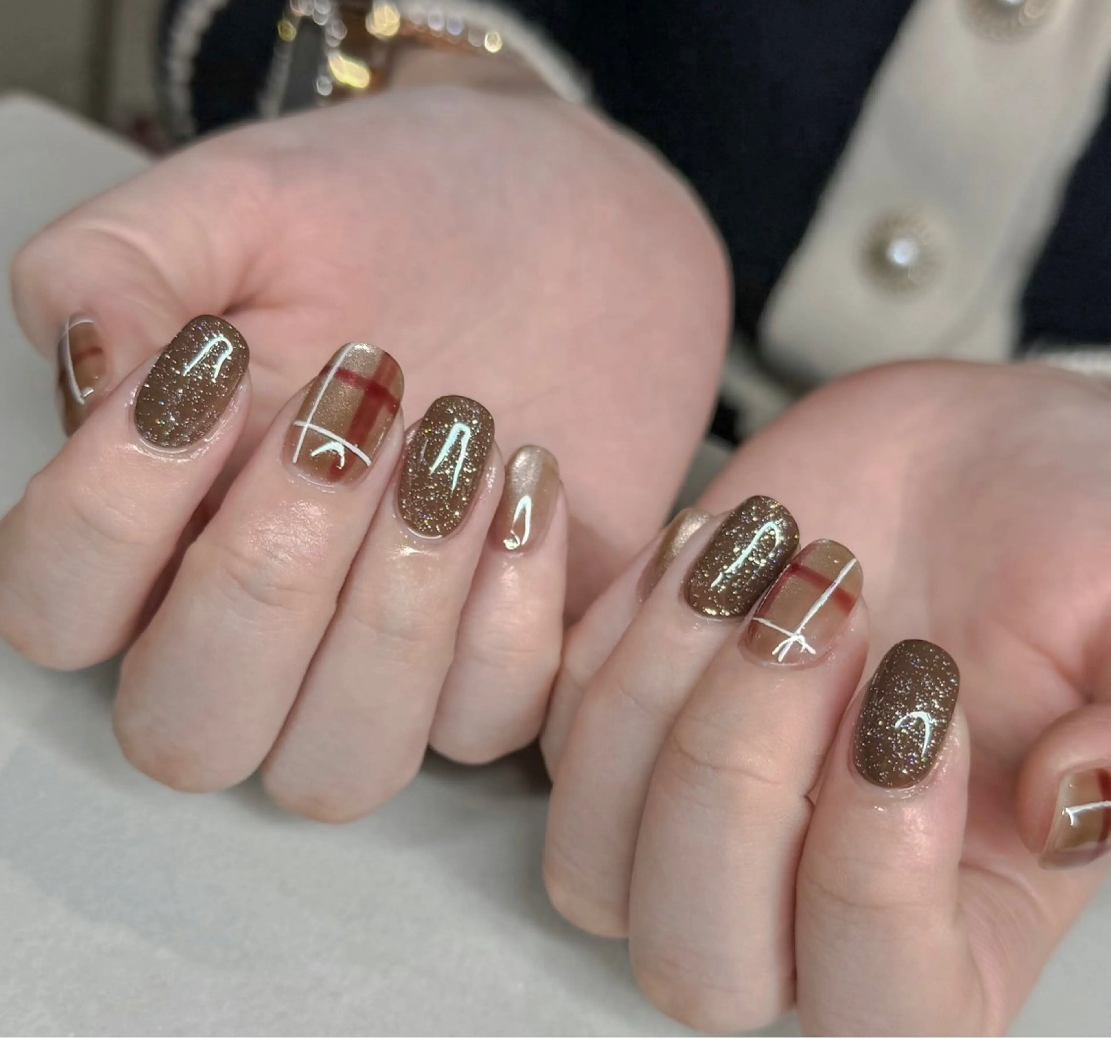 ネイル アートネイル ブラウン ストーンネイル num-fi Aiのネイルデザイン