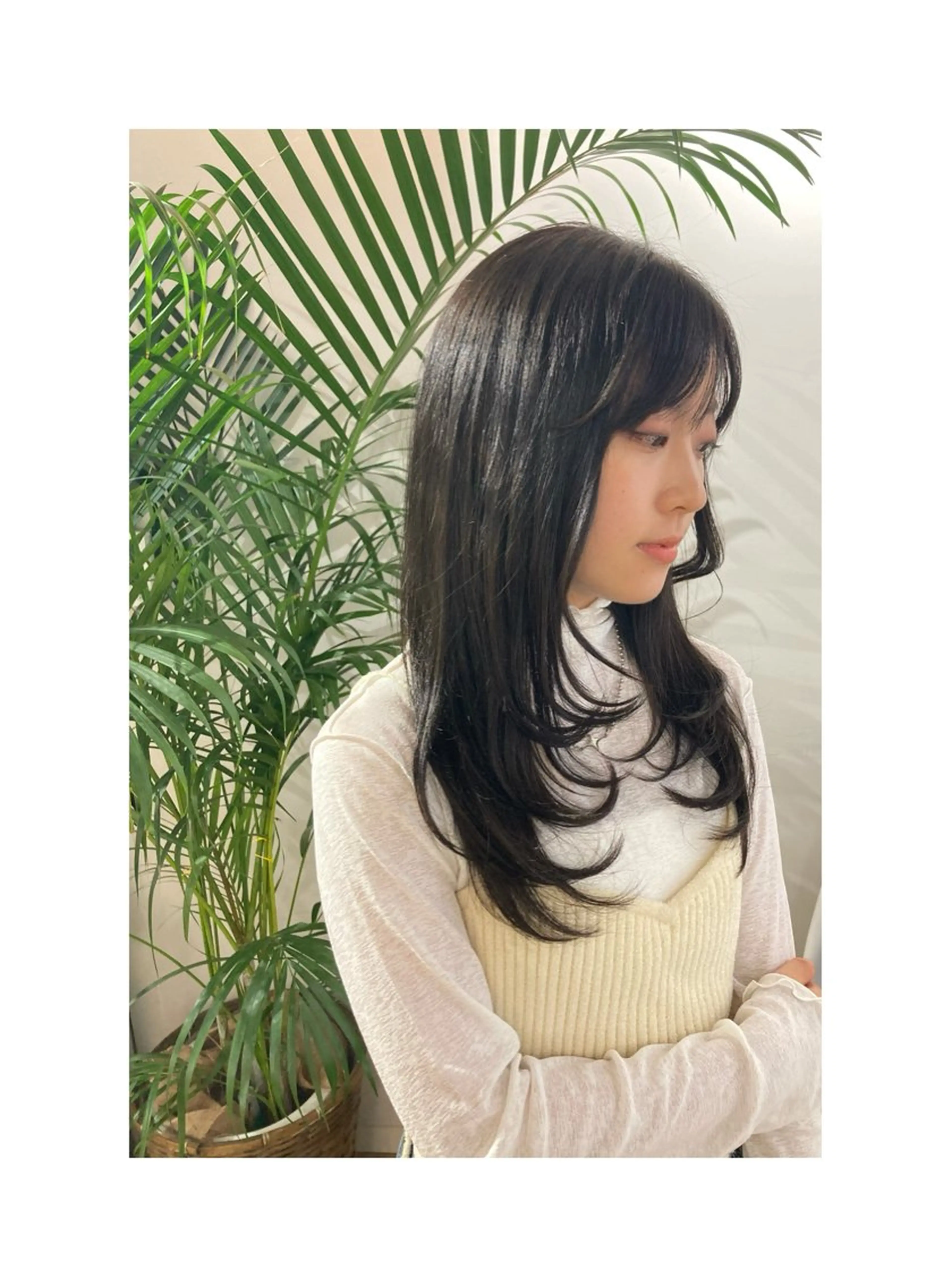 ロング レイヤーカット 小顔カット hair studio Zen〜kalon所属・Jura／ハイライト ／ブリーチなしカラーのヘアスタイル