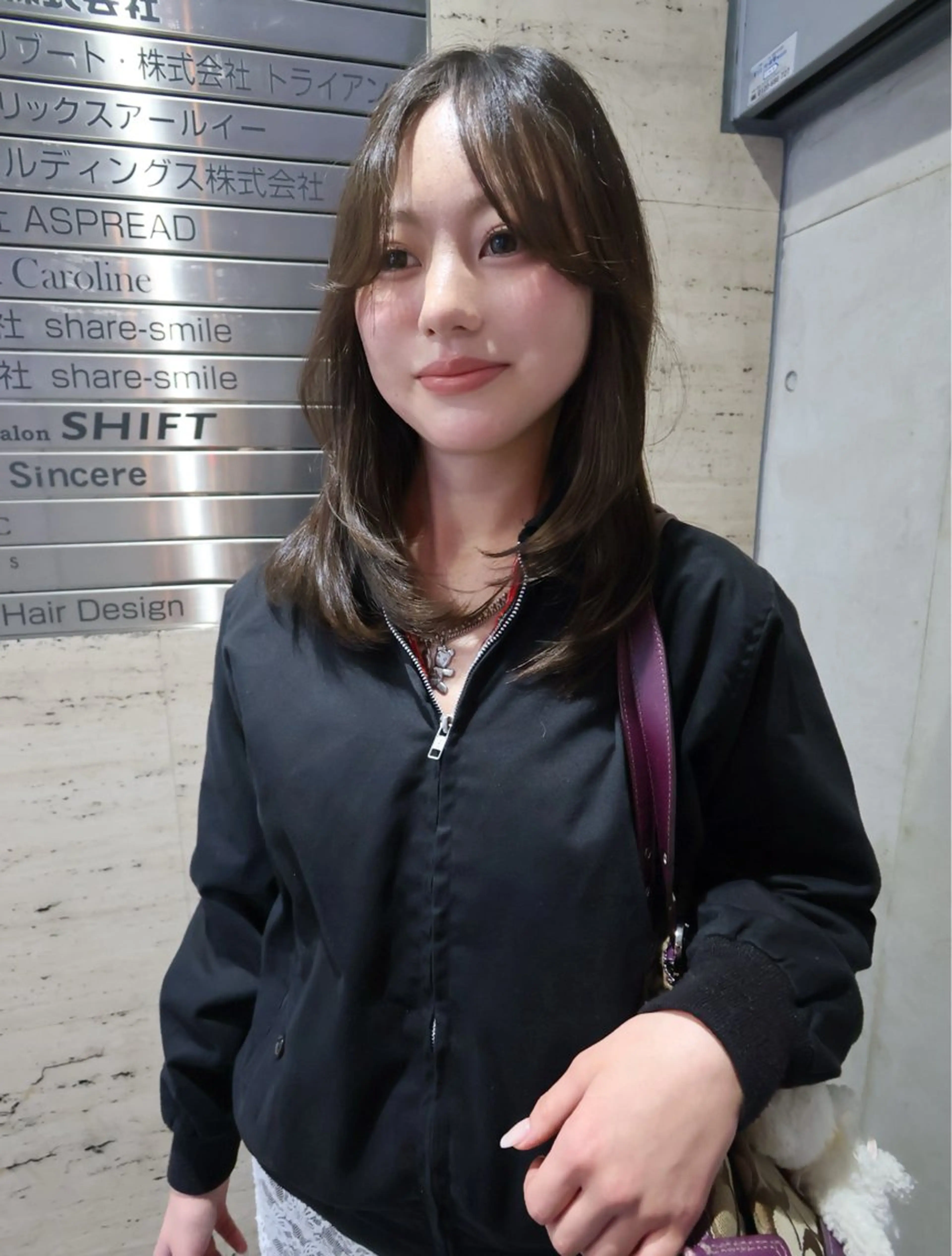 ミディアム カット ⭐︎ハイトーン /レイヤー✩momoのヘアスタイル