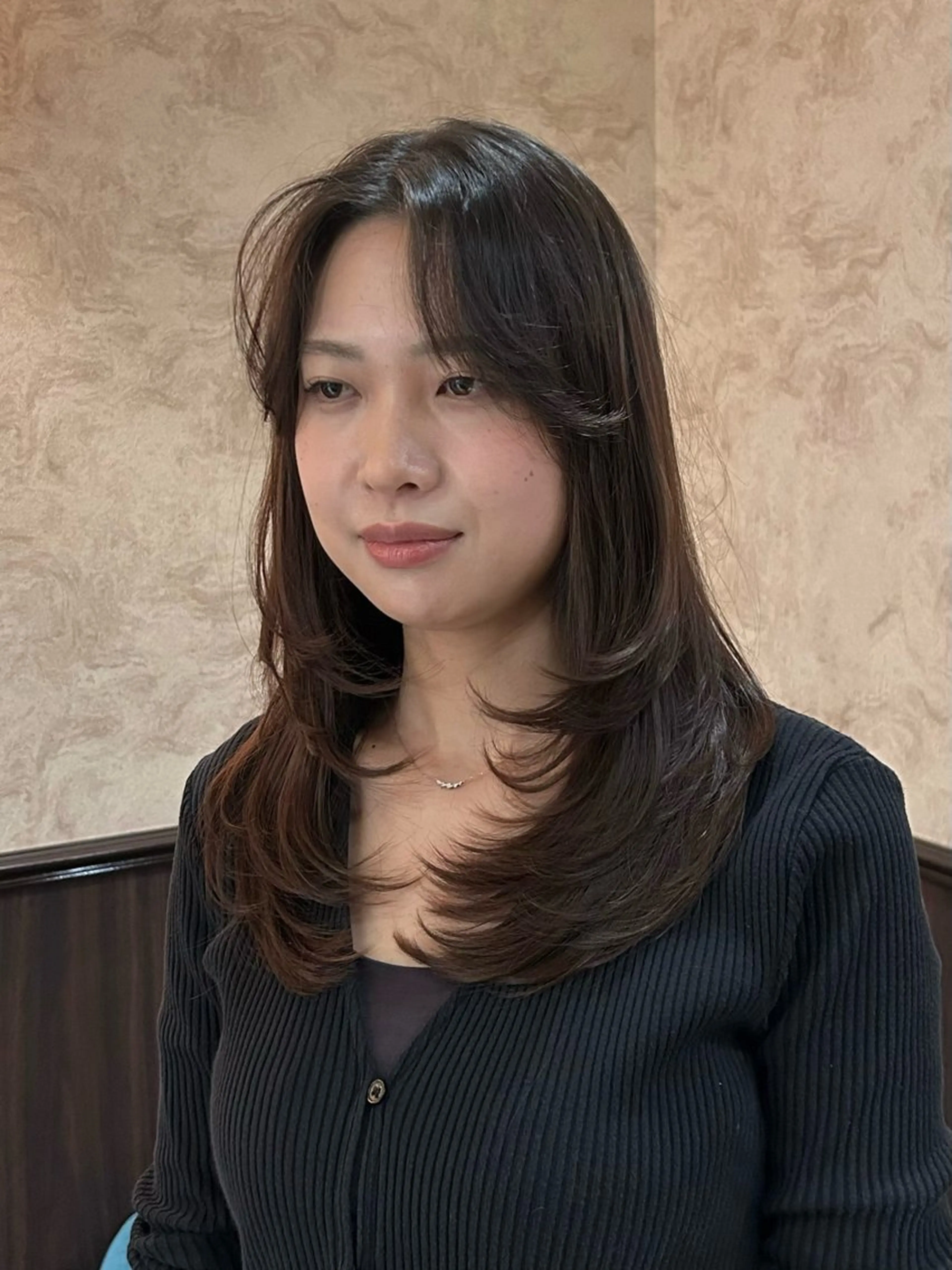 ロング カット Momo/海外ヘア /レイヤー/艶カラーのヘアスタイル