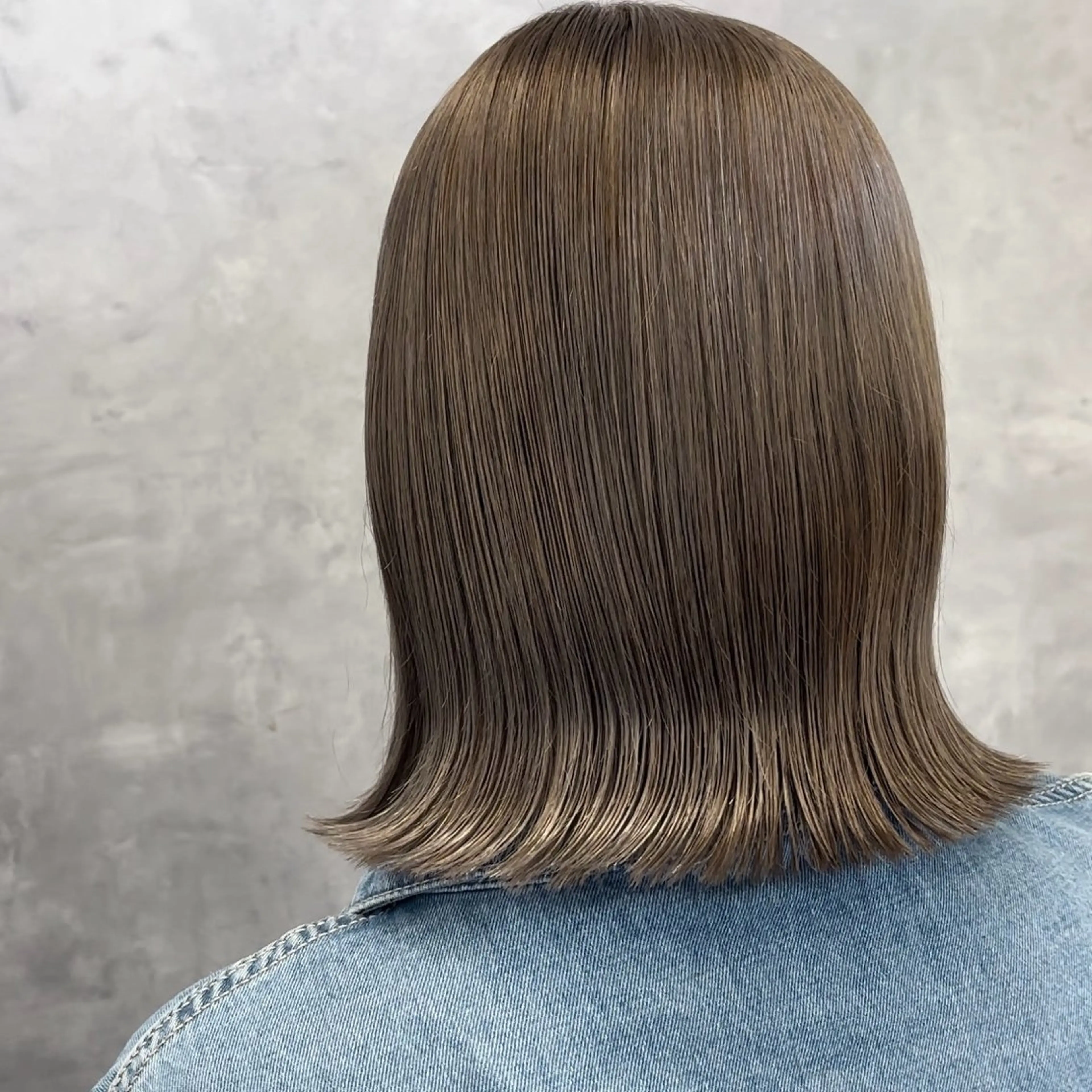 ショート カラー NUMBER_ ユイナのヘアスタイル