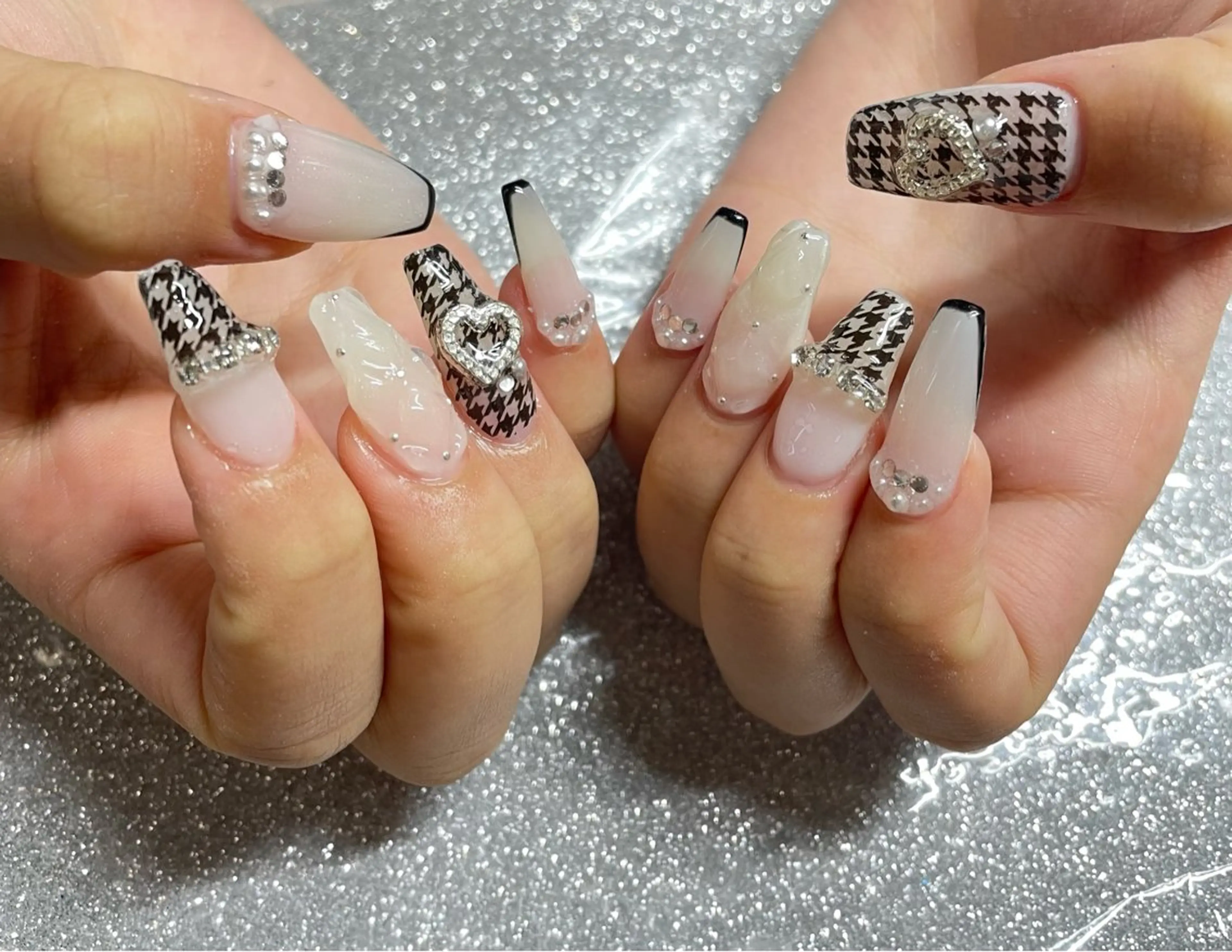 ネイル ハンドネイル VIERU 🌈🎀💖のネイルデザイン