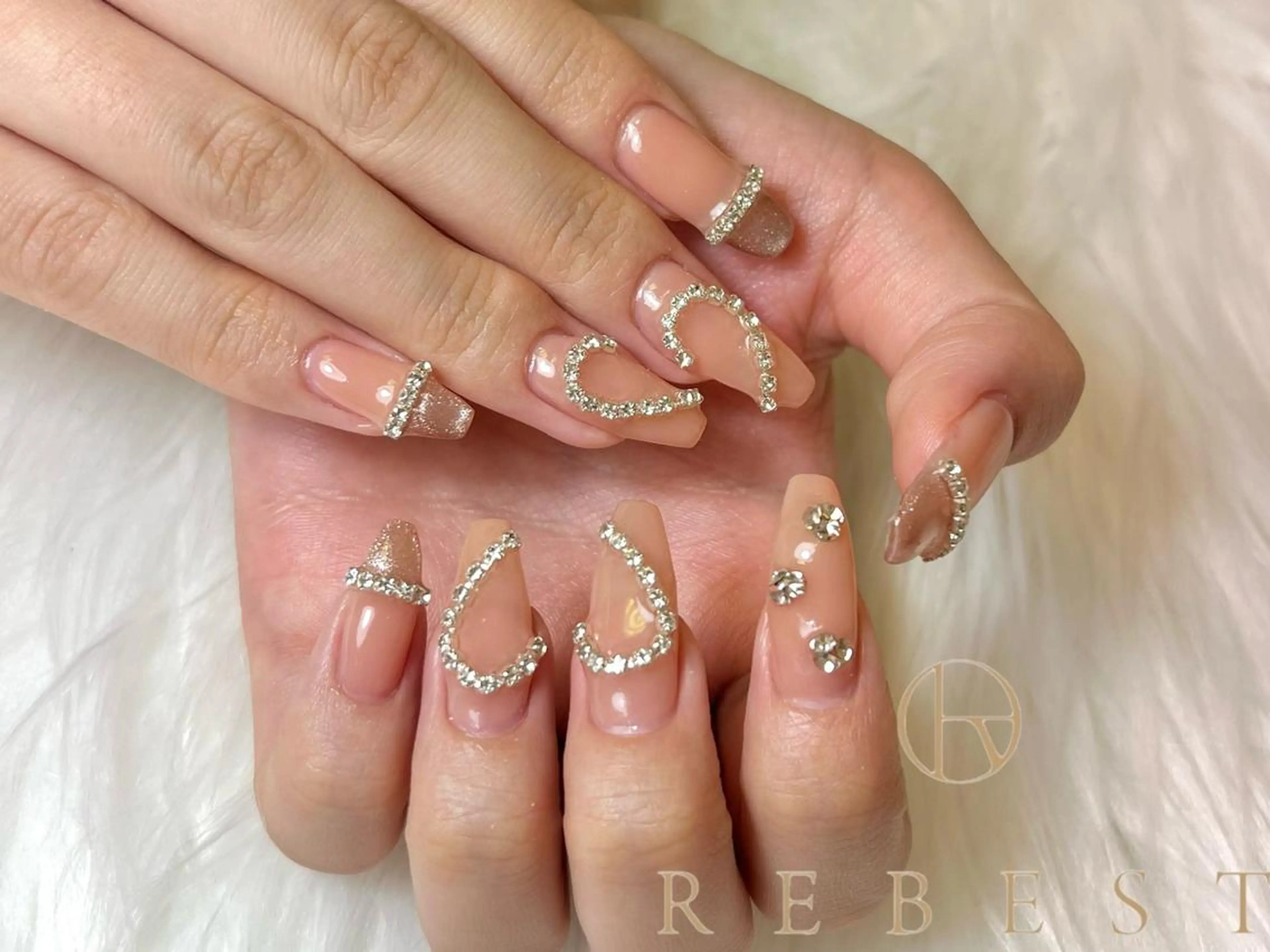 ネイル ❤️💛REBEST 付け放題Nailのネイルデザイン